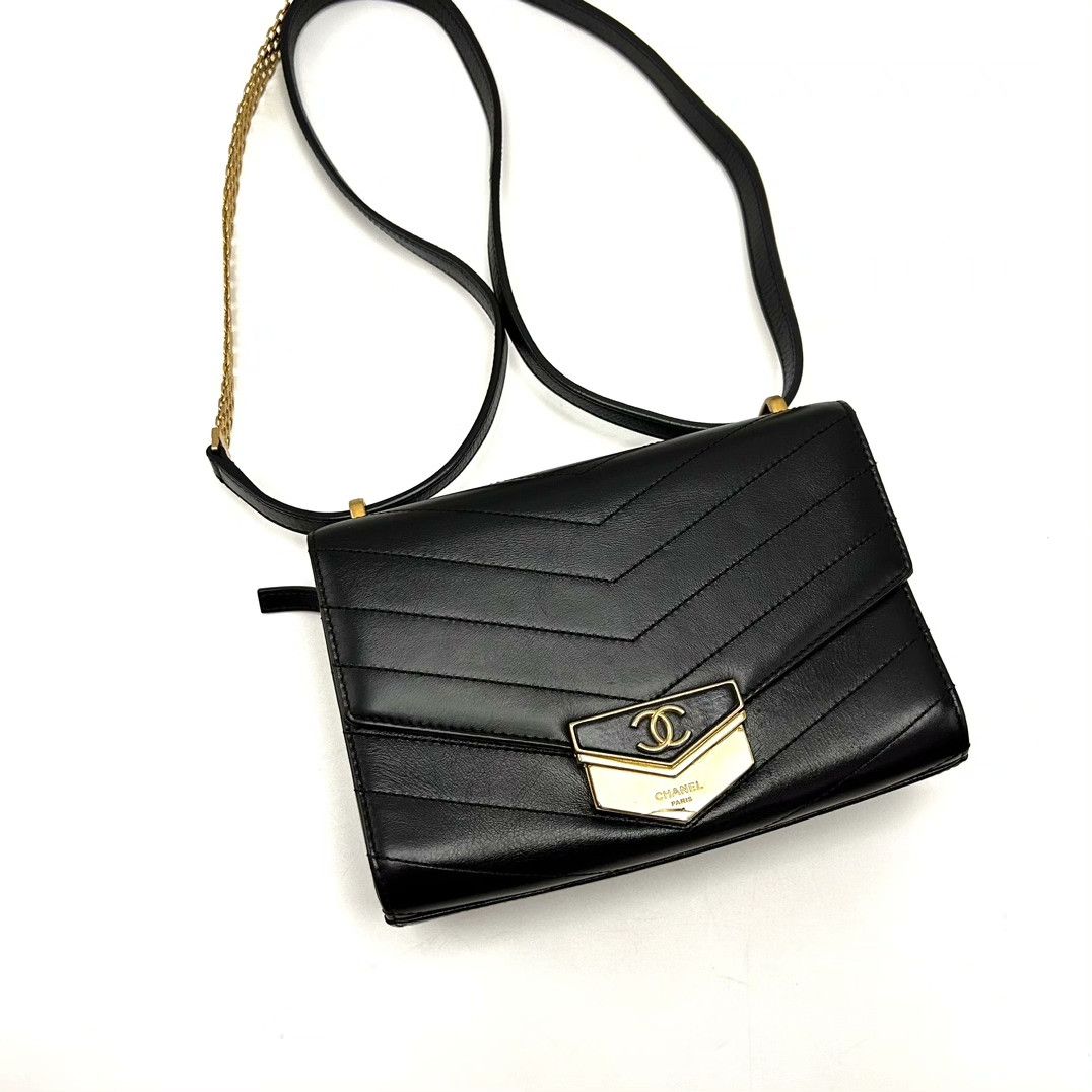 Chanel Pre-loved Bag Very good condition Size ONE SIZE - 4 Thumbnail