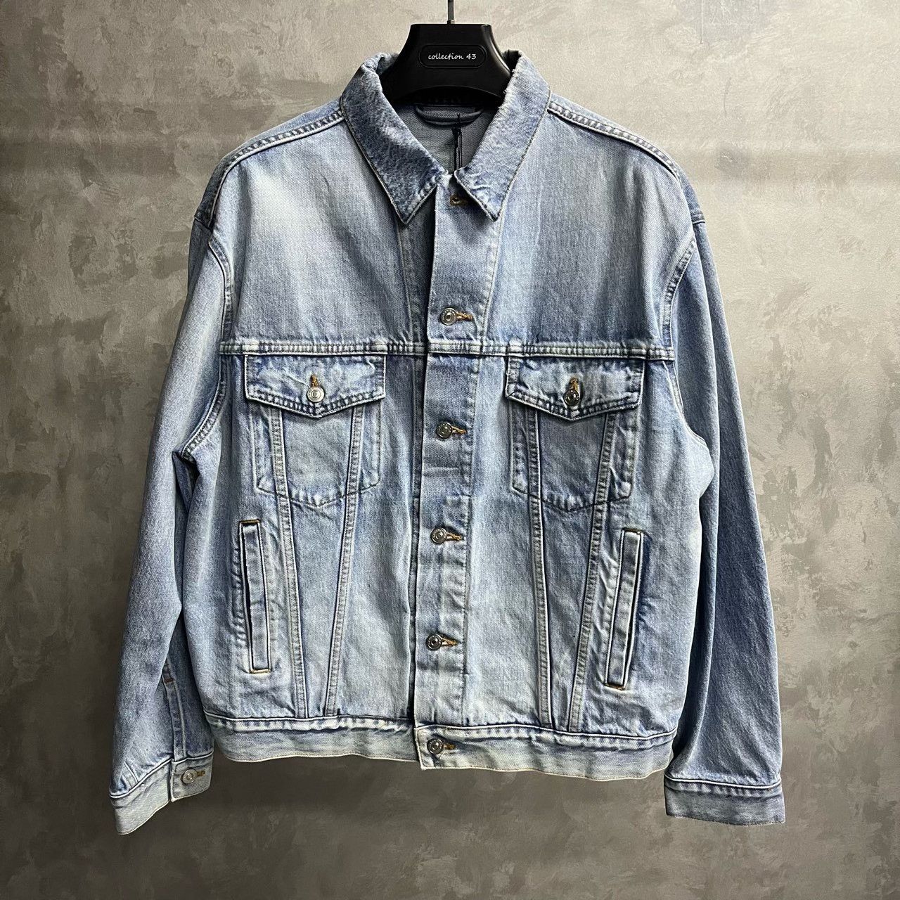 Balenciaga Balenciaga Retro Denim Blue Light Jacket 44 Men Size US L / EU 52-54 / 3 - 2 Thumbnail