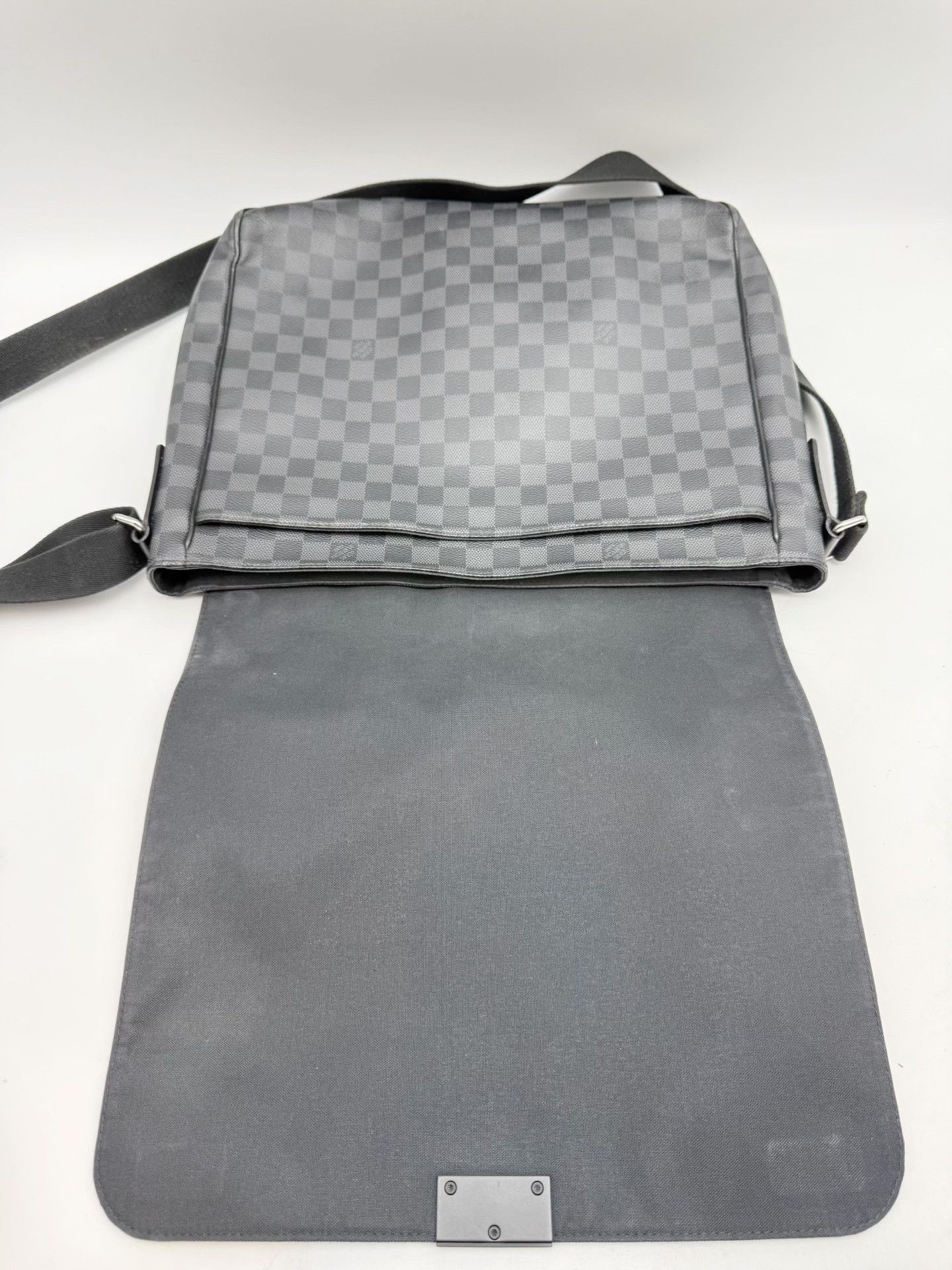 Louis Vuitton Pre-loved Bag Very good condition Size ONE SIZE - 7 Thumbnail