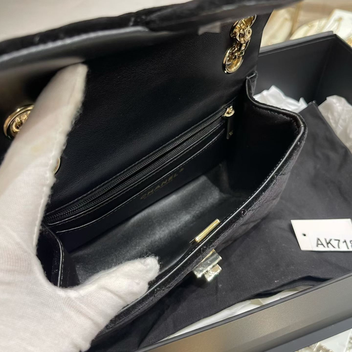 Chanel Pre-loved Bag Very good condition Size ONE SIZE - 9 Thumbnail