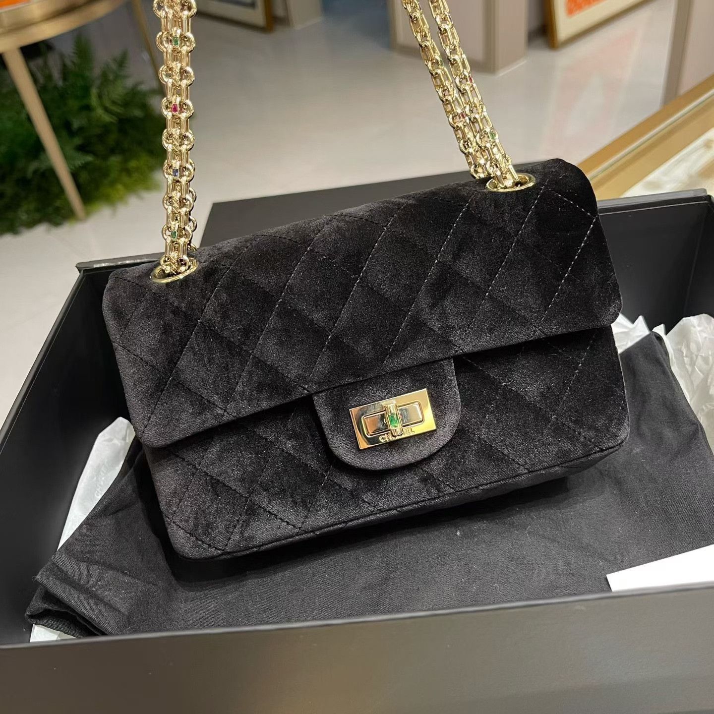 Chanel Pre-loved Bag Very good condition Size ONE SIZE - 2 Thumbnail