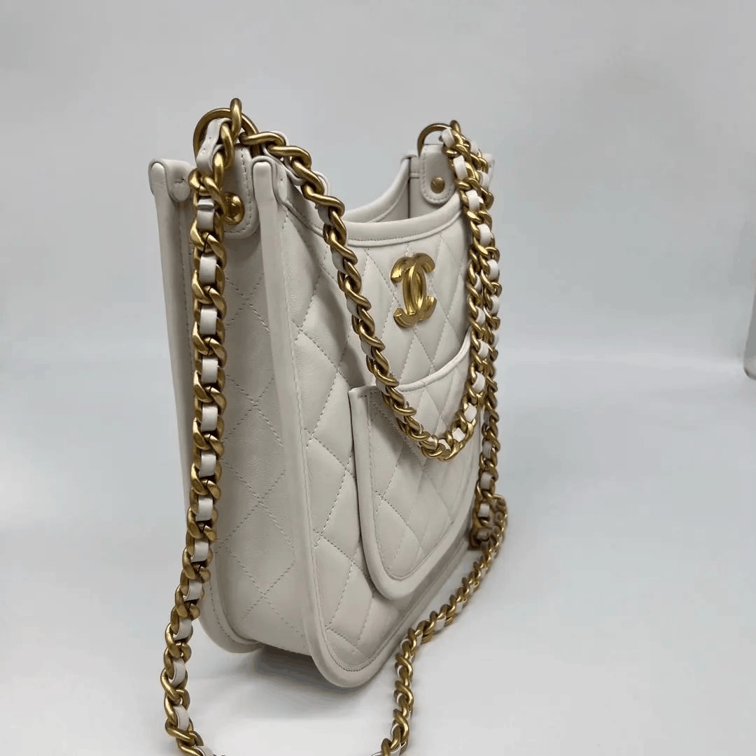 Chanel Pre-loved Bag Very good condition Size ONE SIZE - 2 Thumbnail