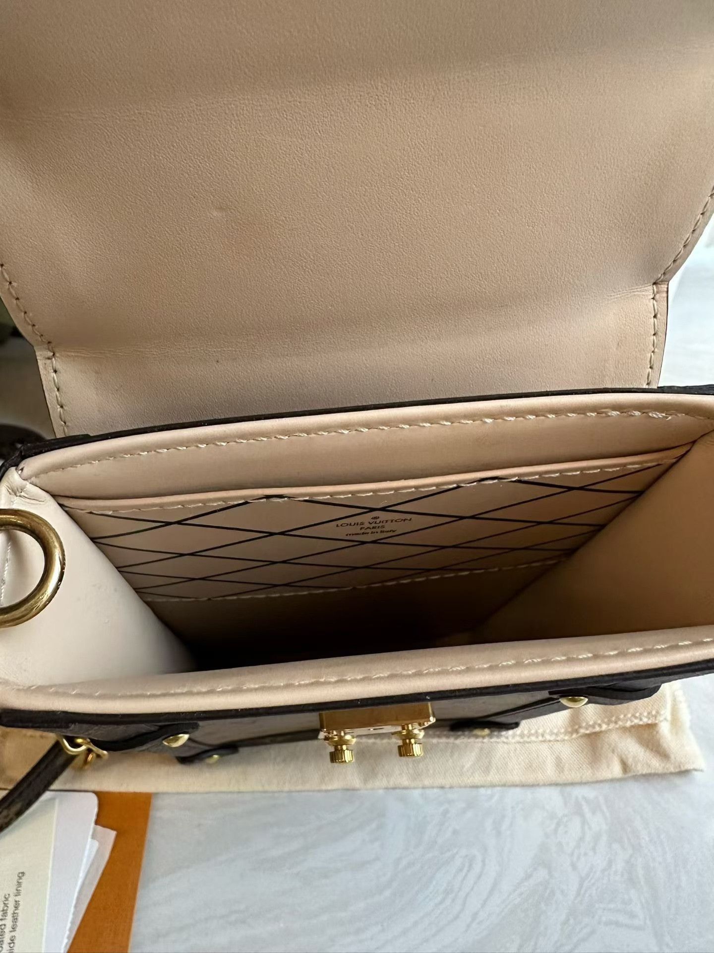 Louis Vuitton Pre-loved Bag Very good condition Size ONE SIZE - 7 Thumbnail