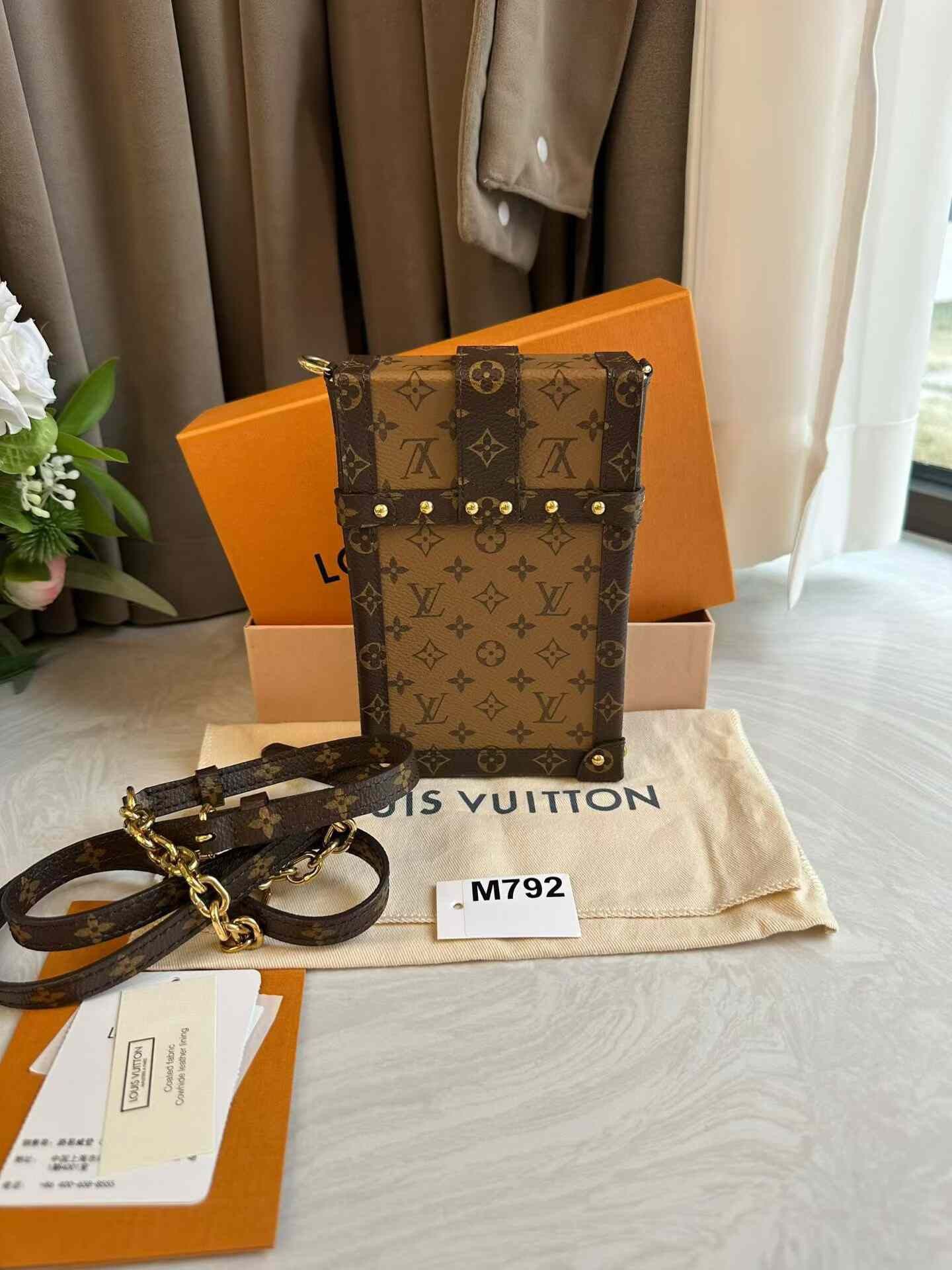 Louis Vuitton Pre-loved Bag Very good condition Size ONE SIZE - 3 Thumbnail