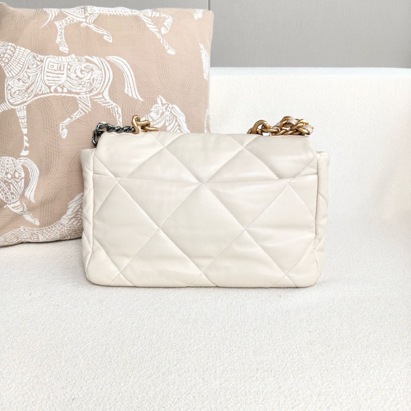 Chanel Pre-loved Bag Very good condition Size ONE SIZE - 3 Thumbnail