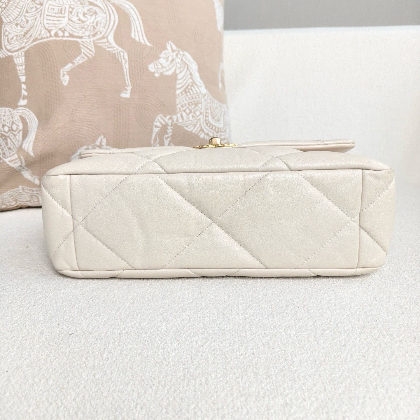 Chanel Pre-loved Bag Very good condition Size ONE SIZE - 5 Thumbnail