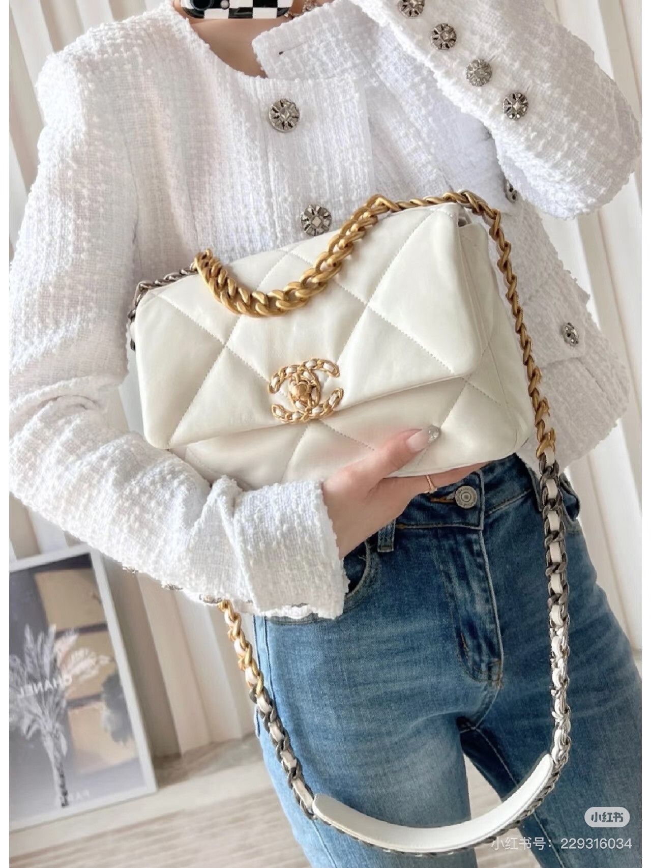 Chanel Pre-loved Bag Very good condition Size ONE SIZE - 9 Thumbnail