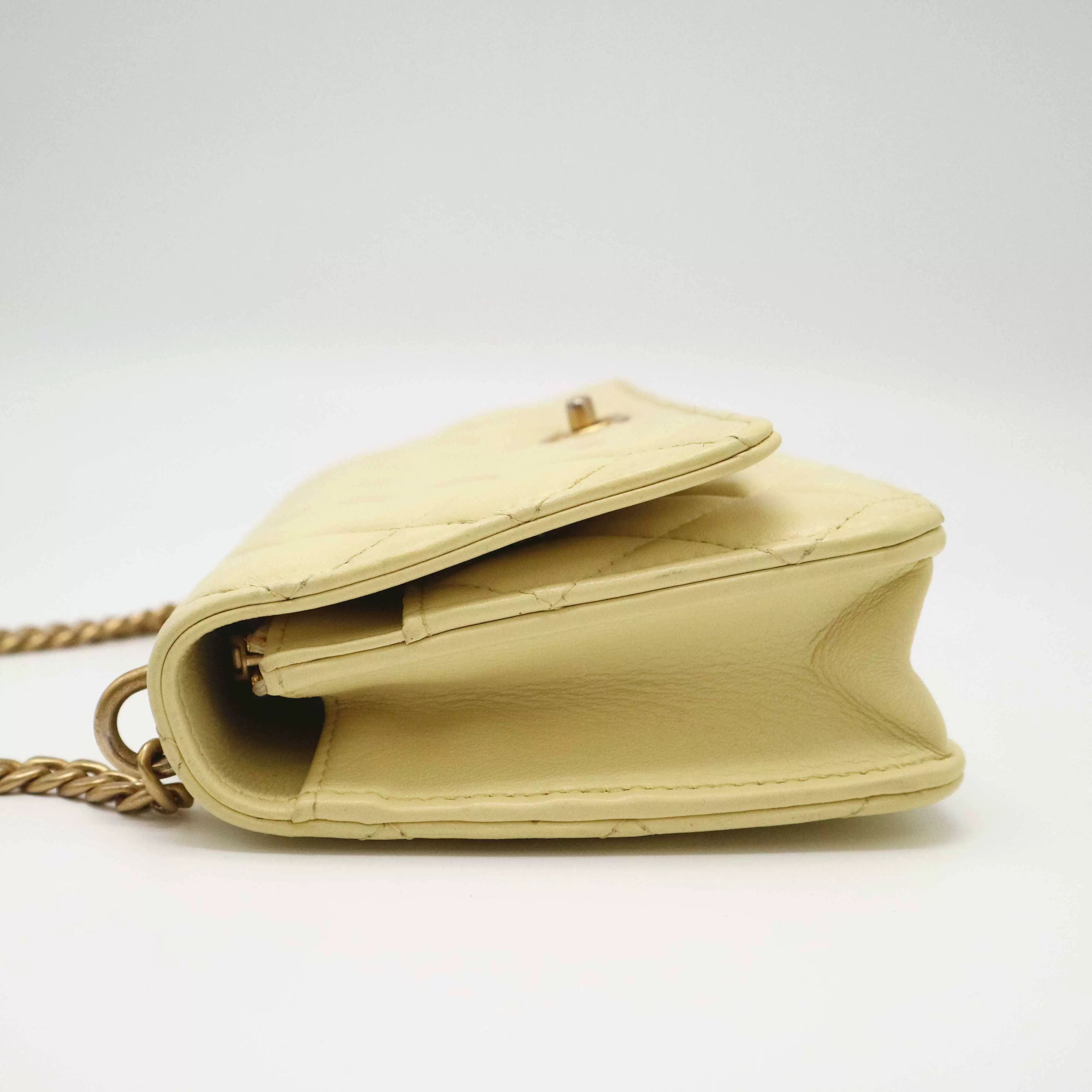 Chanel Pre-loved Bag Very good condition Size ONE SIZE - 4 Thumbnail