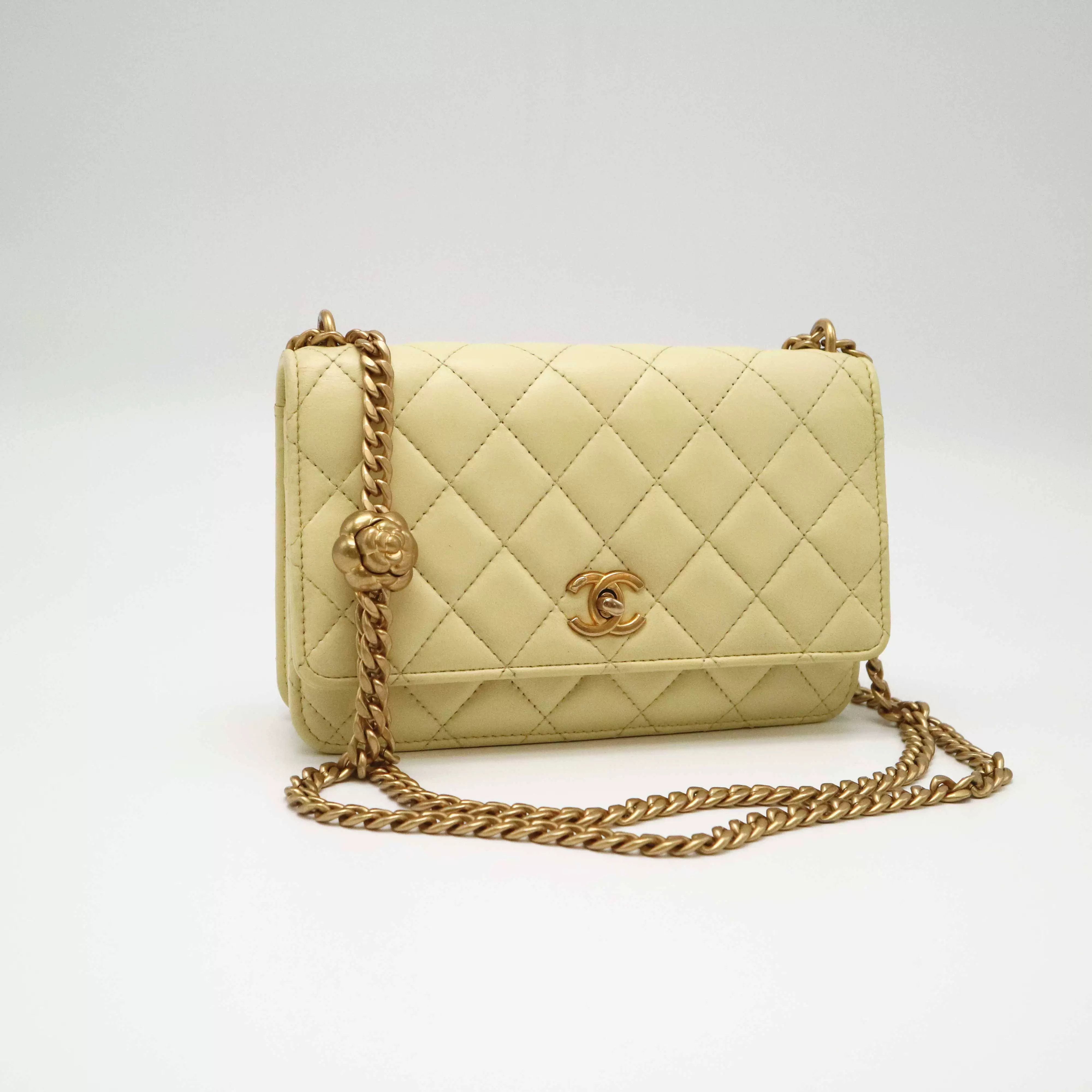 Chanel Pre-loved Bag Very good condition Size ONE SIZE - 2 Thumbnail