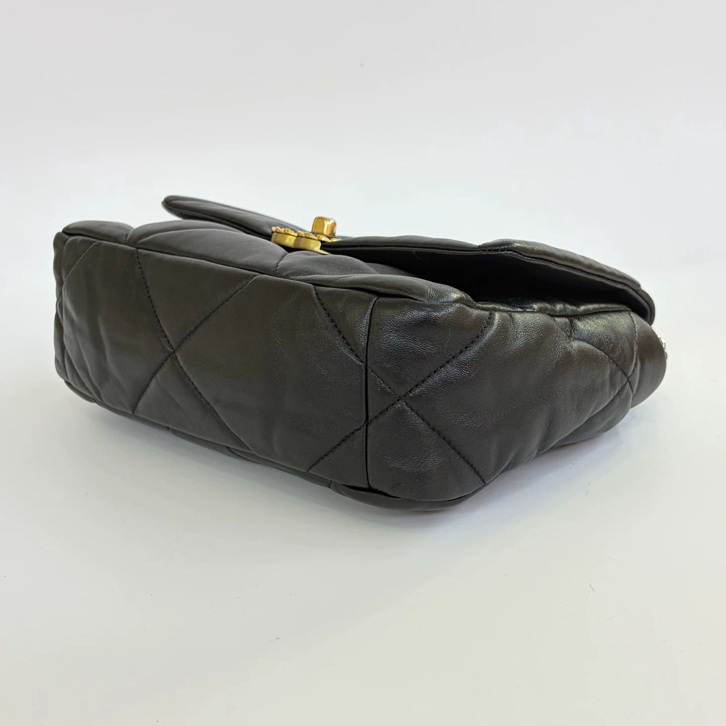 Chanel Pre-loved Bag Very good condition Size ONE SIZE - 8 Thumbnail