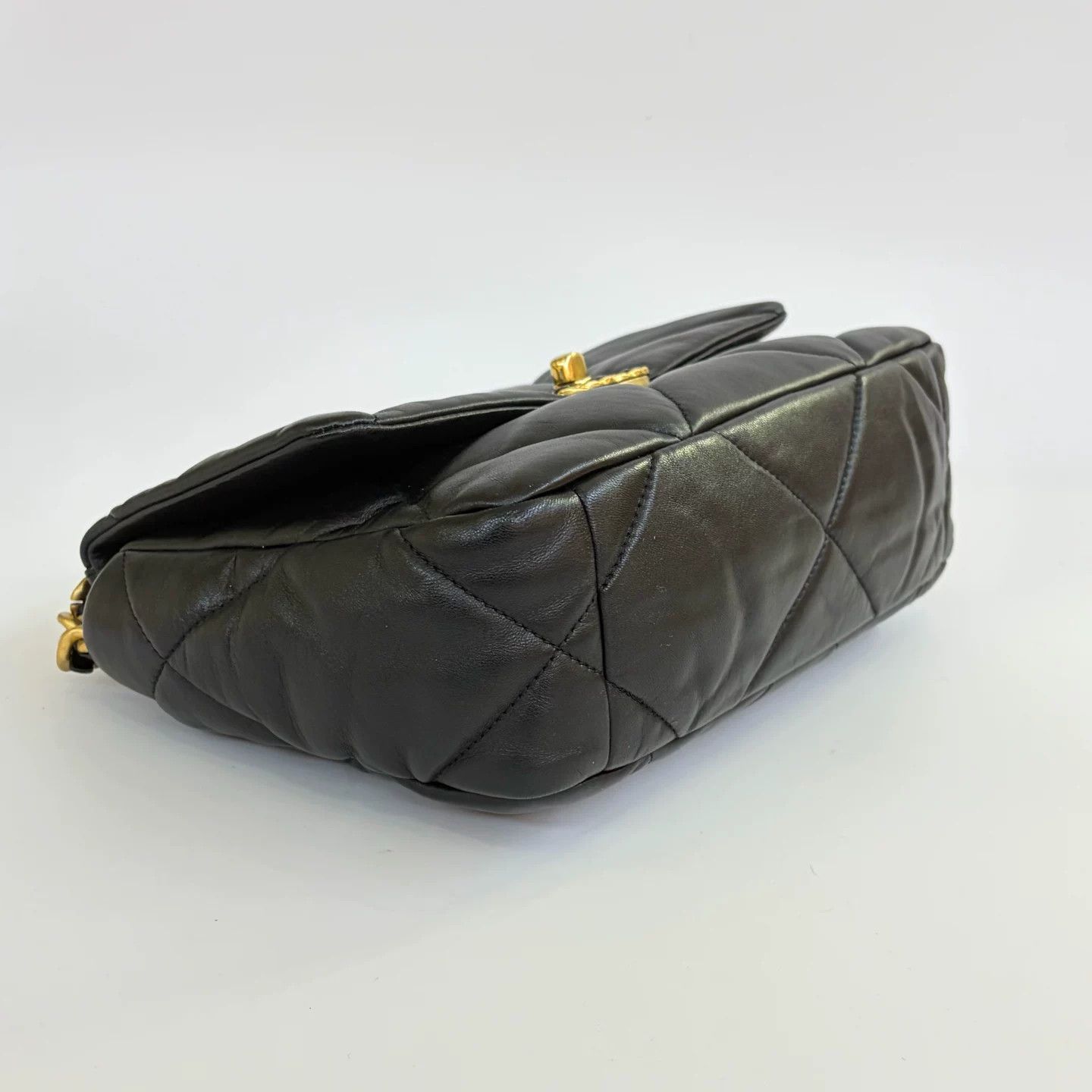 Chanel Pre-loved Bag Very good condition Size ONE SIZE - 6 Thumbnail