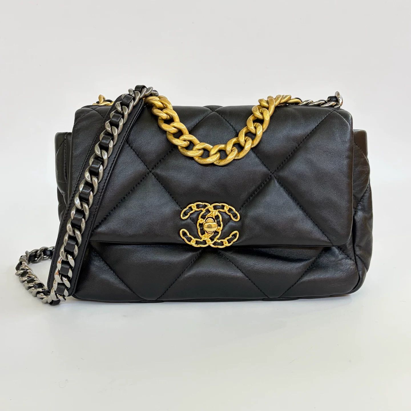 Chanel Pre-loved Bag Very good condition Size ONE SIZE - 2 Thumbnail