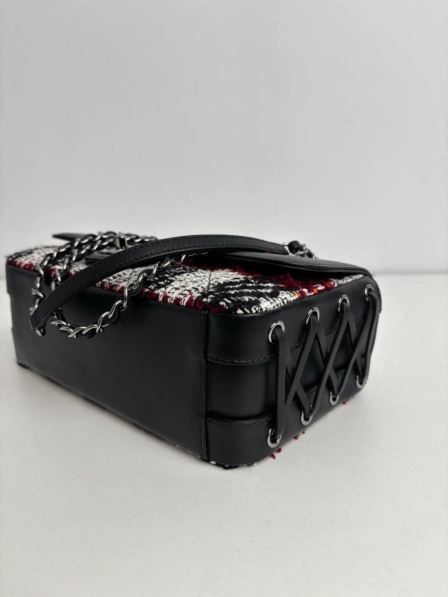Chanel Pre-loved Bag Very good condition Size ONE SIZE - 9 Thumbnail