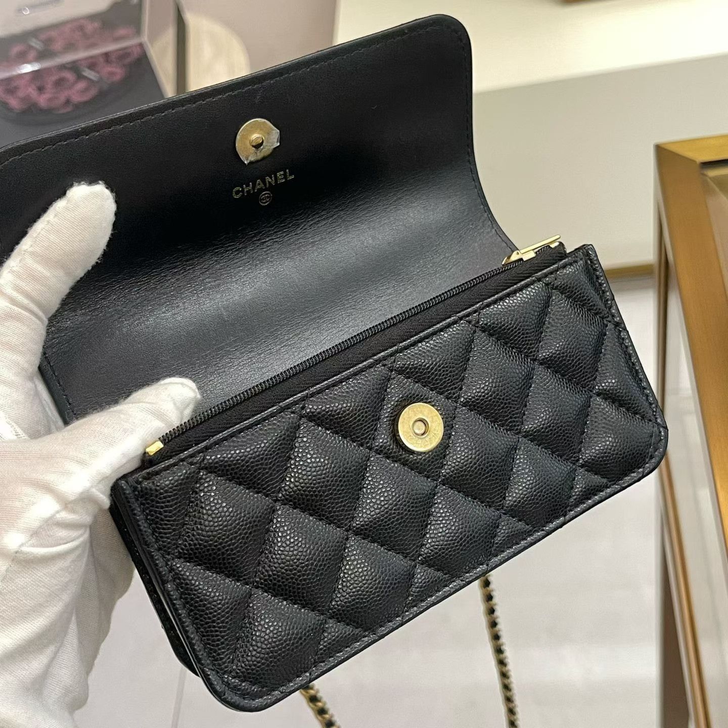 Chanel Pre-loved Bag Very good condition Size ONE SIZE - 8 Thumbnail