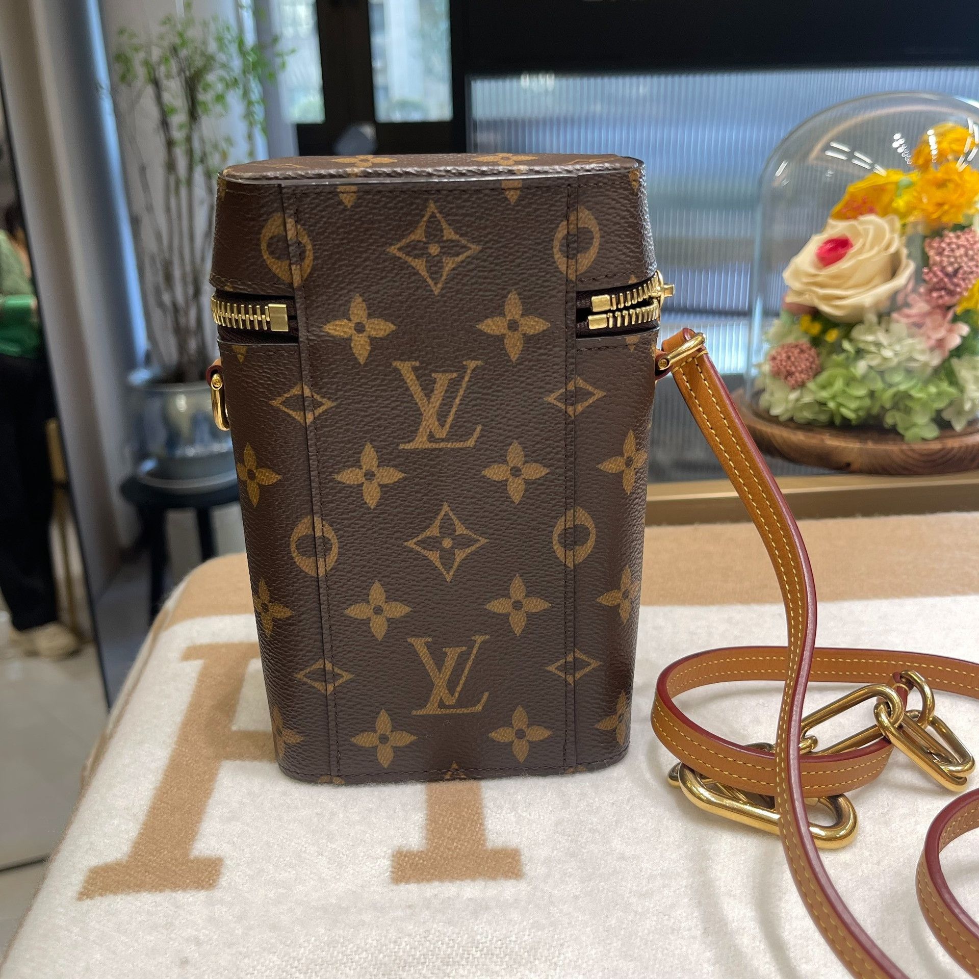 Louis Vuitton Pre-loved Bag Very good condition Size ONE SIZE - 8 Thumbnail