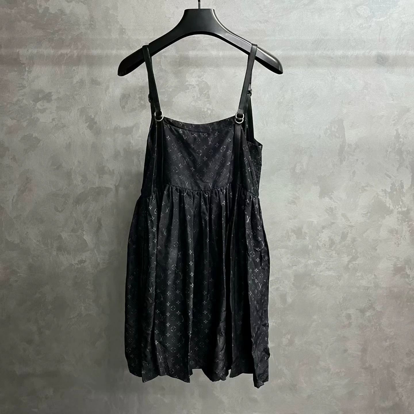 Louis Vuitton Louis Vuitton Leather Black Dress 36 Women Size S / US 4 / IT 40 - 5 Thumbnail