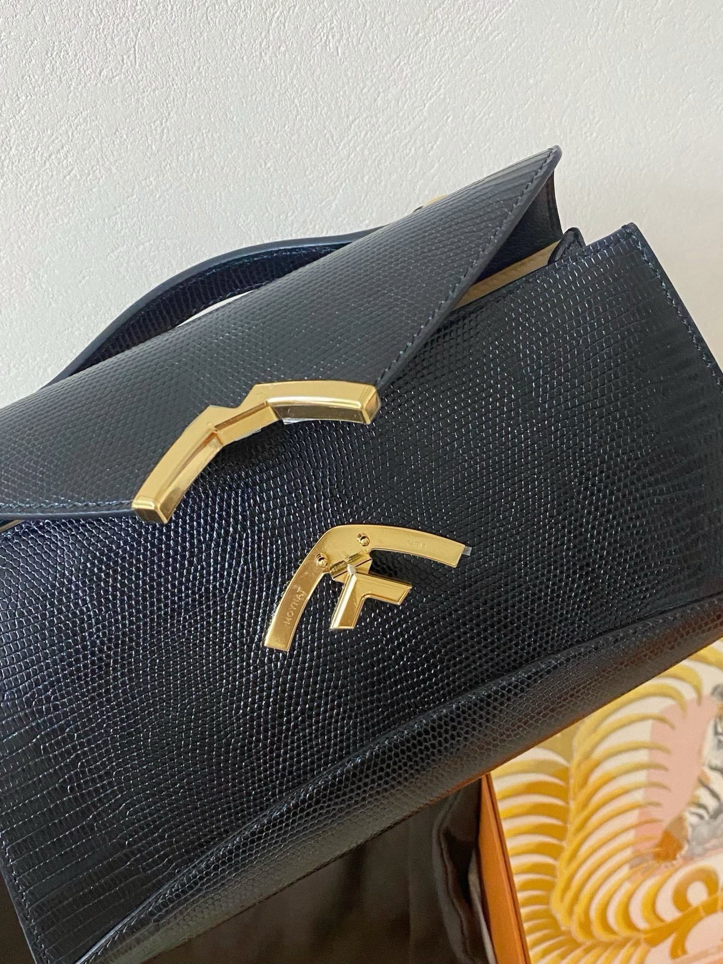 Moynat Pre-loved Bag Very good condition Size ONE SIZE - 5 Thumbnail
