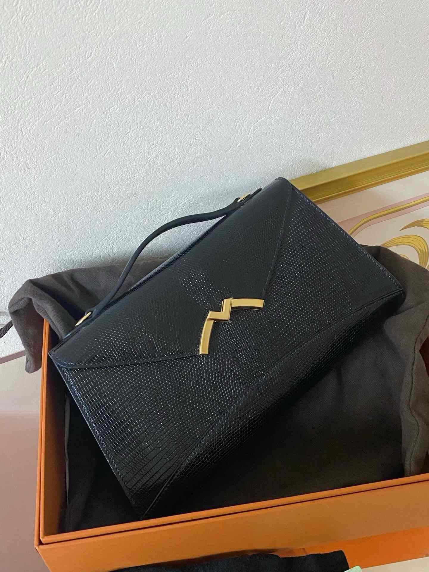 Moynat Pre-loved Bag Very good condition Size ONE SIZE - 3 Thumbnail