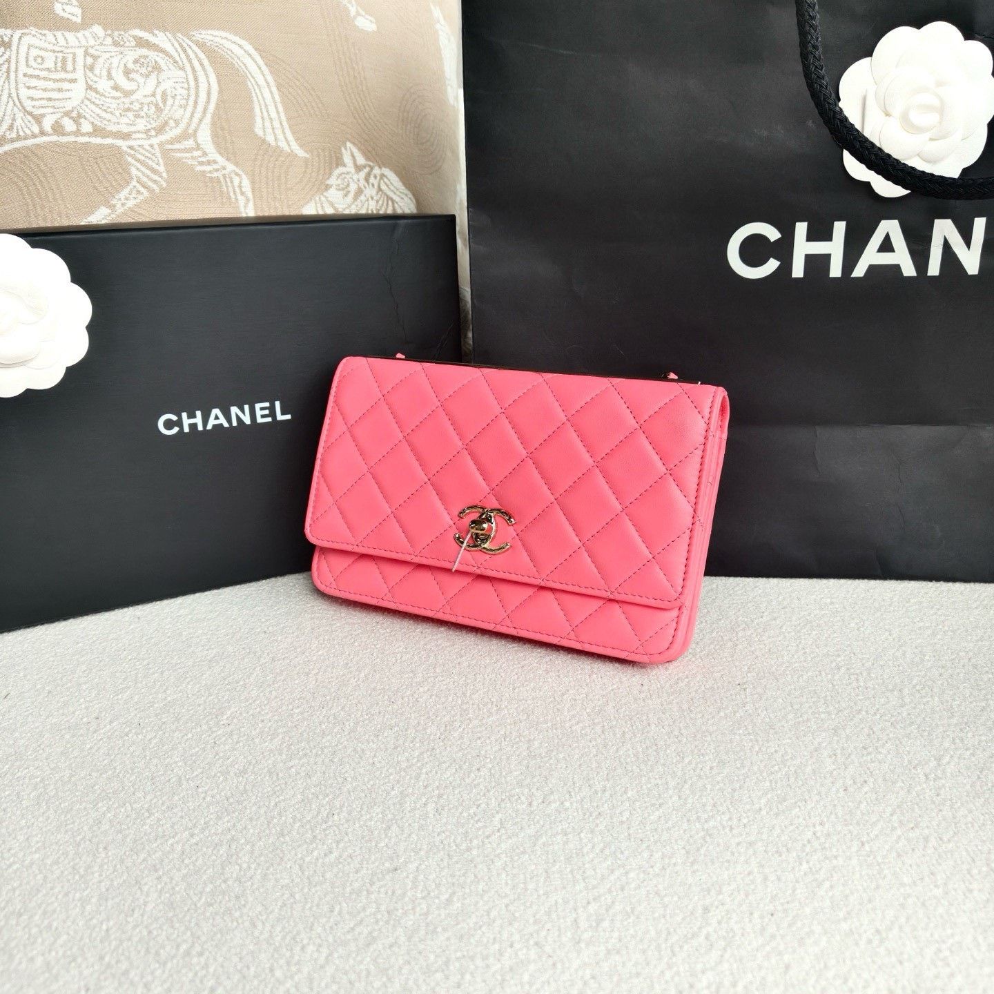 Chanel Pre-loved Bag Very good condition Size ONE SIZE - 4 Thumbnail