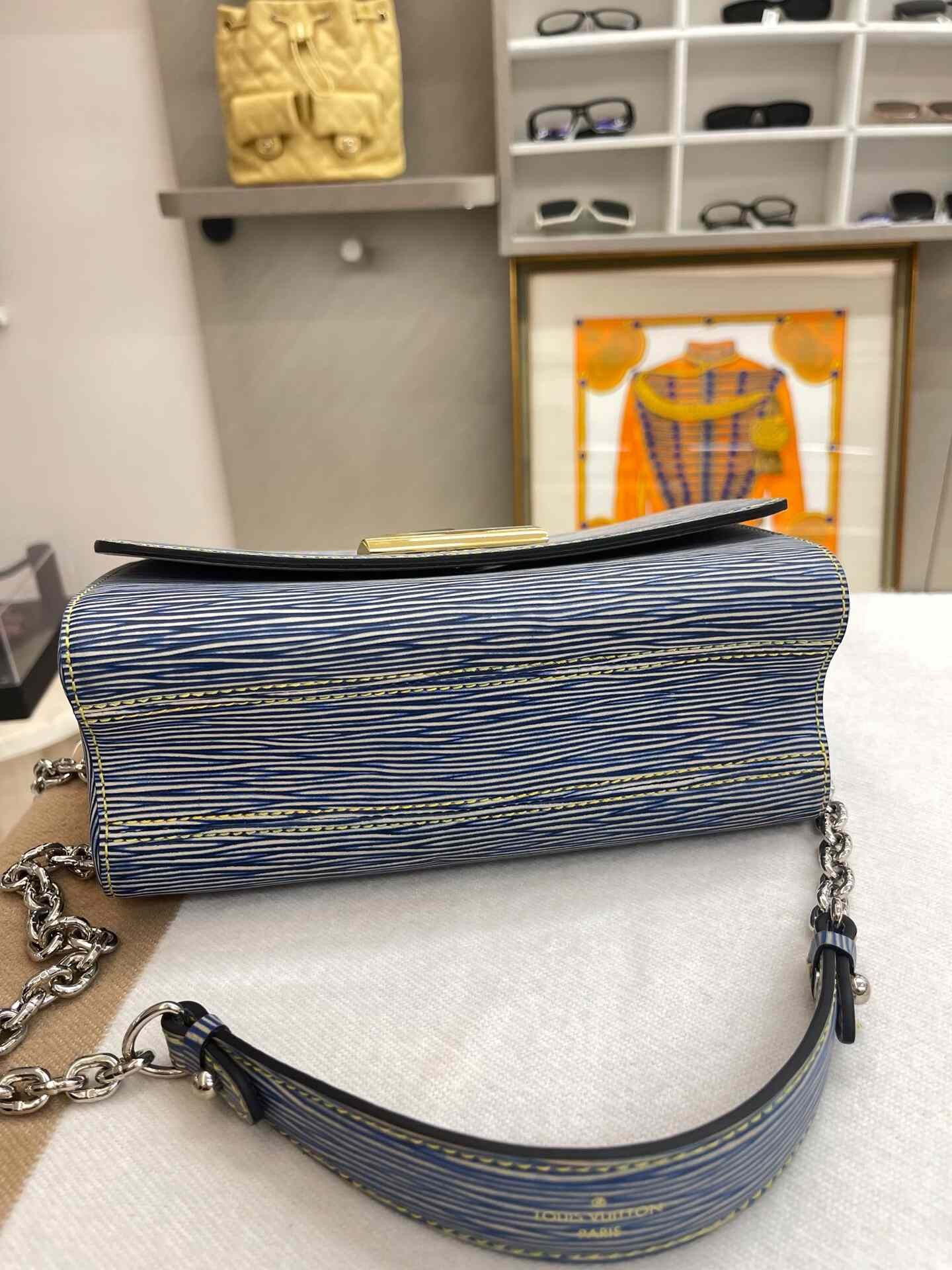 Louis Vuitton Pre-loved Bag Very good condition Size ONE SIZE - 3 Thumbnail