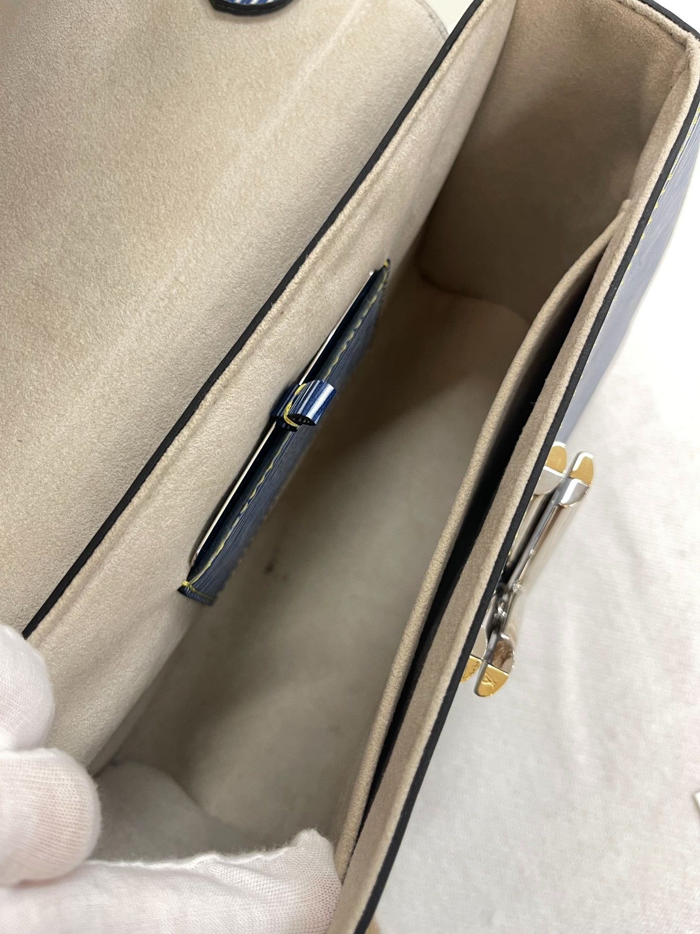 Louis Vuitton Pre-loved Bag Very good condition Size ONE SIZE - 8 Thumbnail