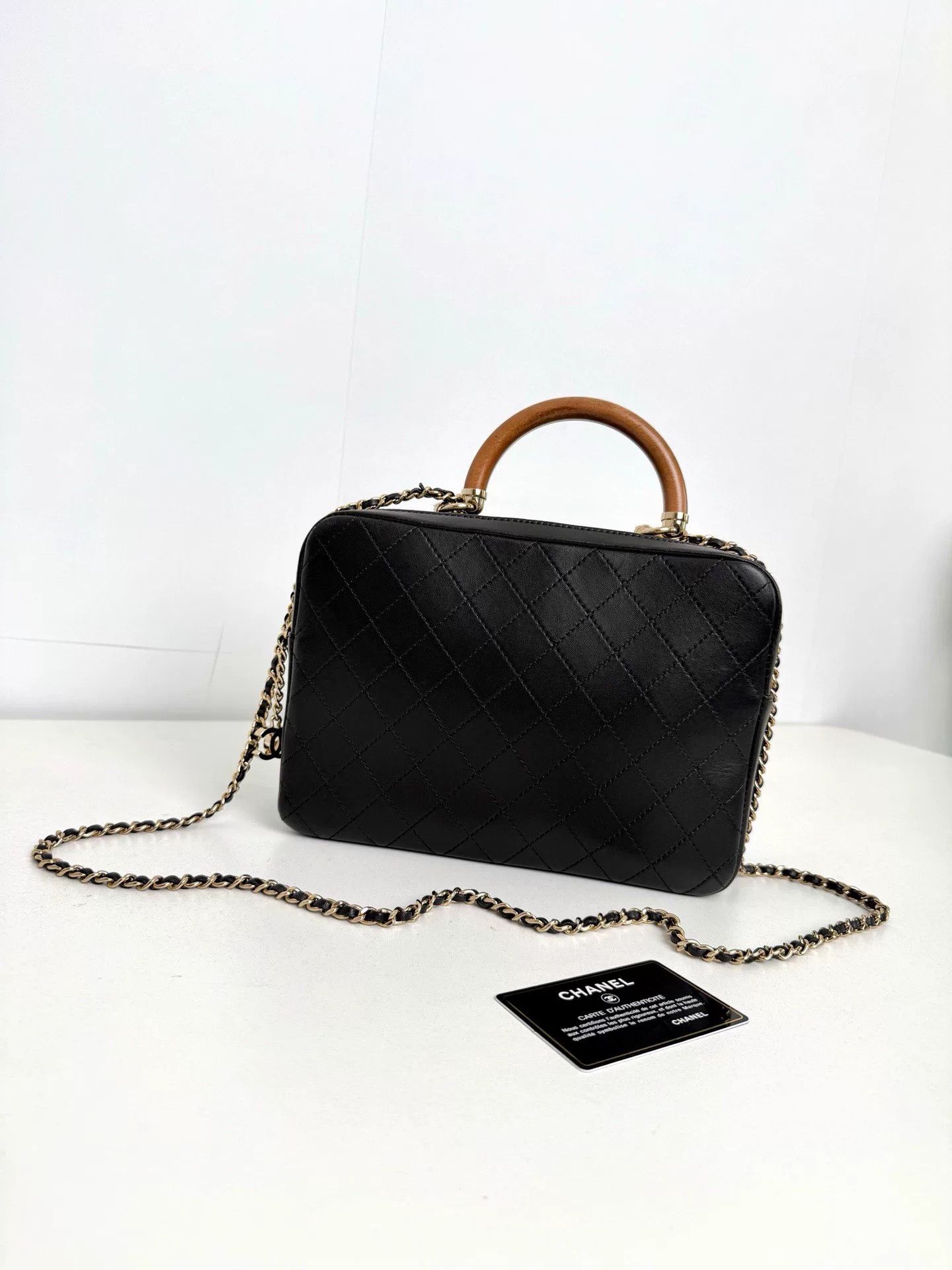 Chanel Pre-loved Bag Very good condition Size ONE SIZE - 2 Thumbnail