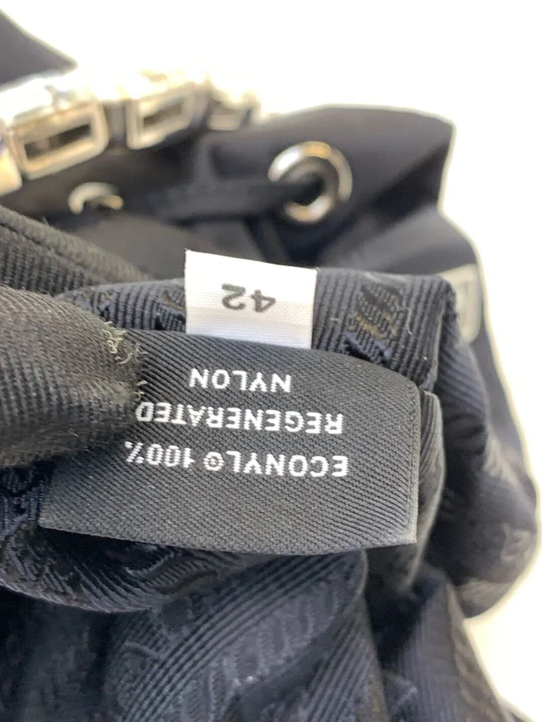 Prada Pre-loved Bag Very good condition Size ONE SIZE - 9 Thumbnail