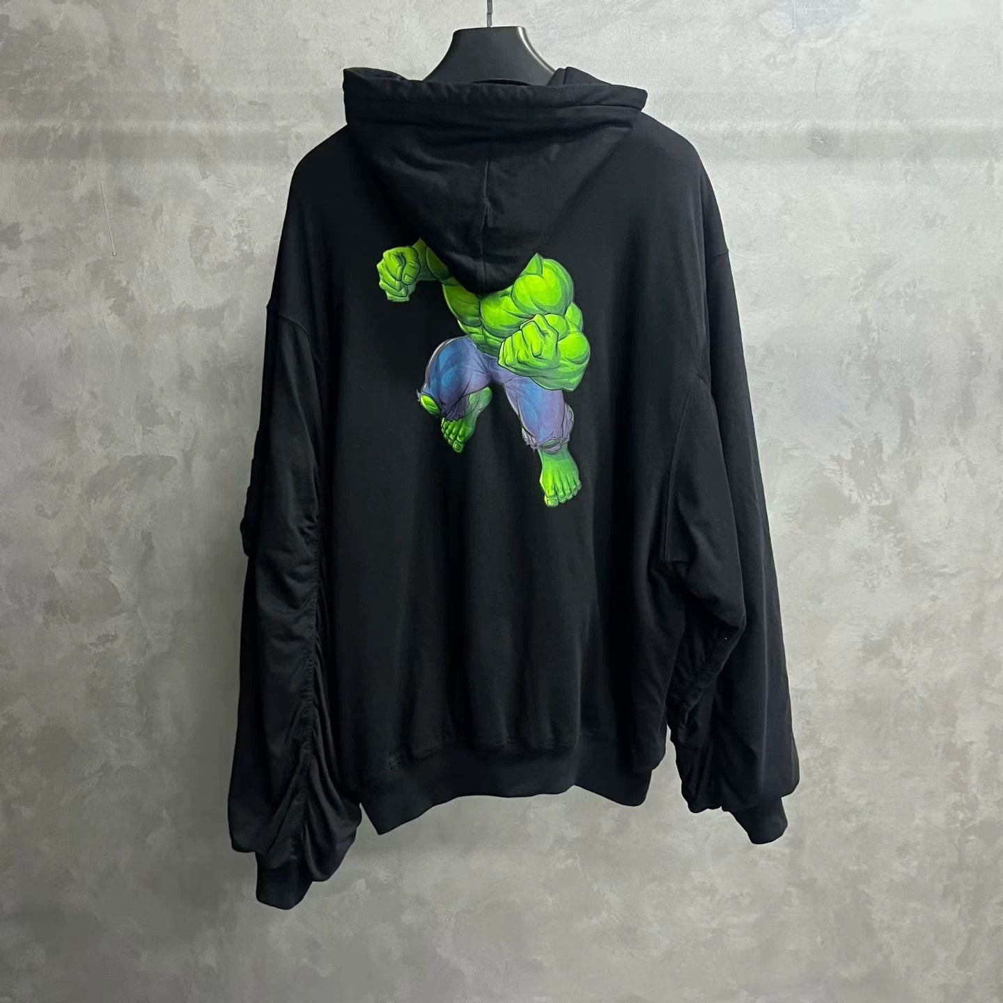 Balenciaga Balenciaga Printed Graphic Black Hoodie XS Men Size US XS / EU 42 / 0 - 5 Thumbnail