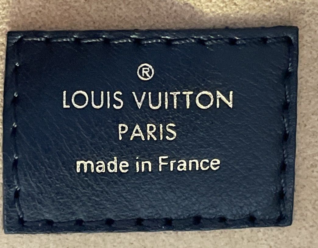 Louis Vuitton On My Side Tote Size ONE SIZE - 8 Thumbnail
