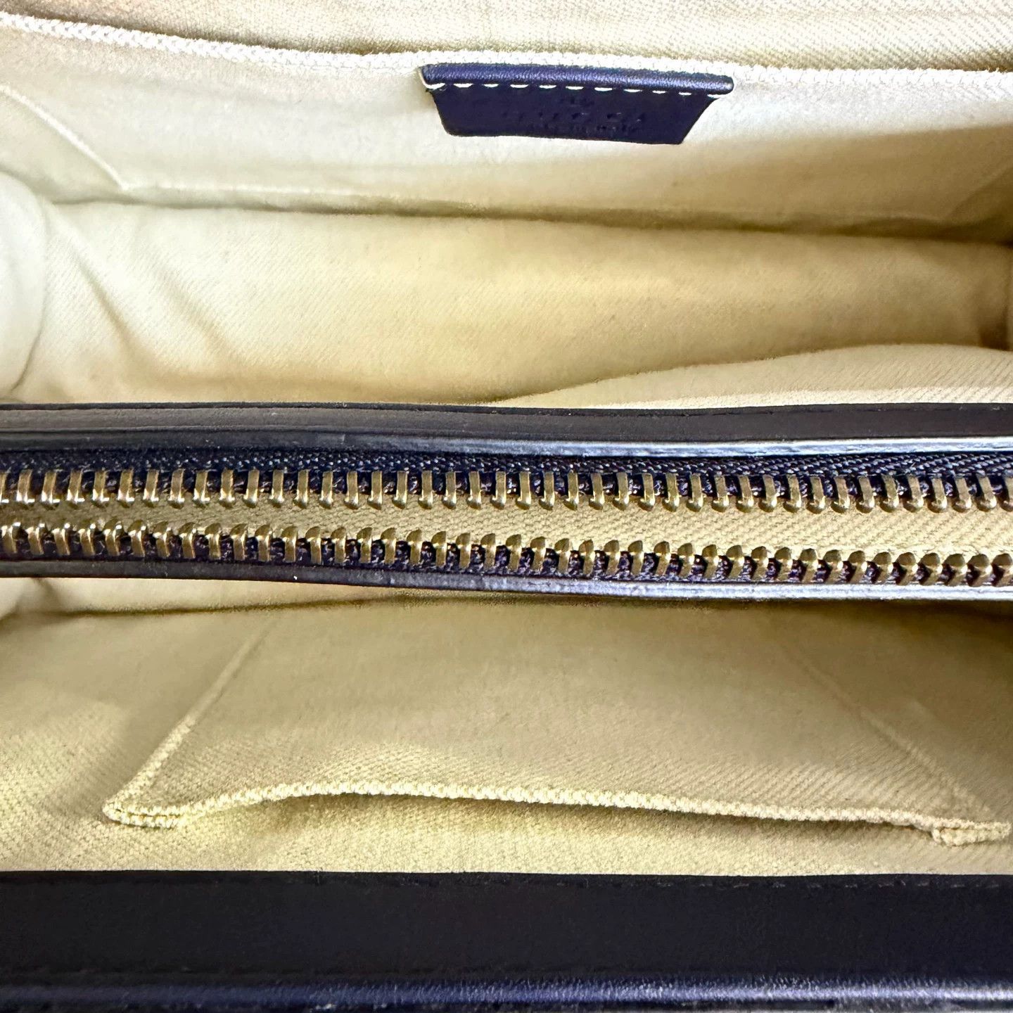 Gucci Pre-loved Bag Very good condition Size ONE SIZE - 9 Thumbnail