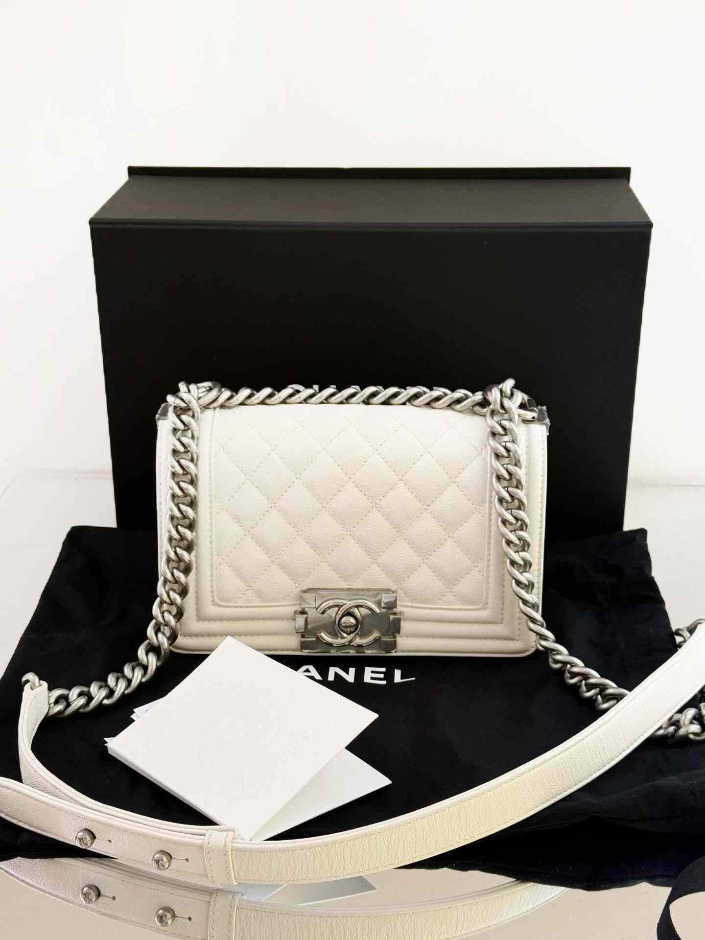 Chanel Pre-loved Bag Very good condition Size ONE SIZE - 8 Thumbnail