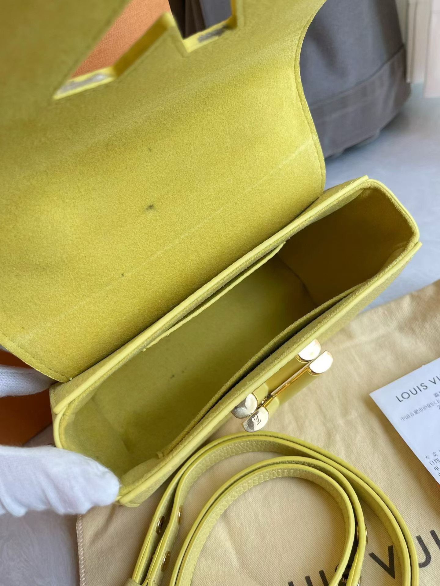 Louis Vuitton Pre-loved Bag Very good condition Size ONE SIZE - 8 Thumbnail