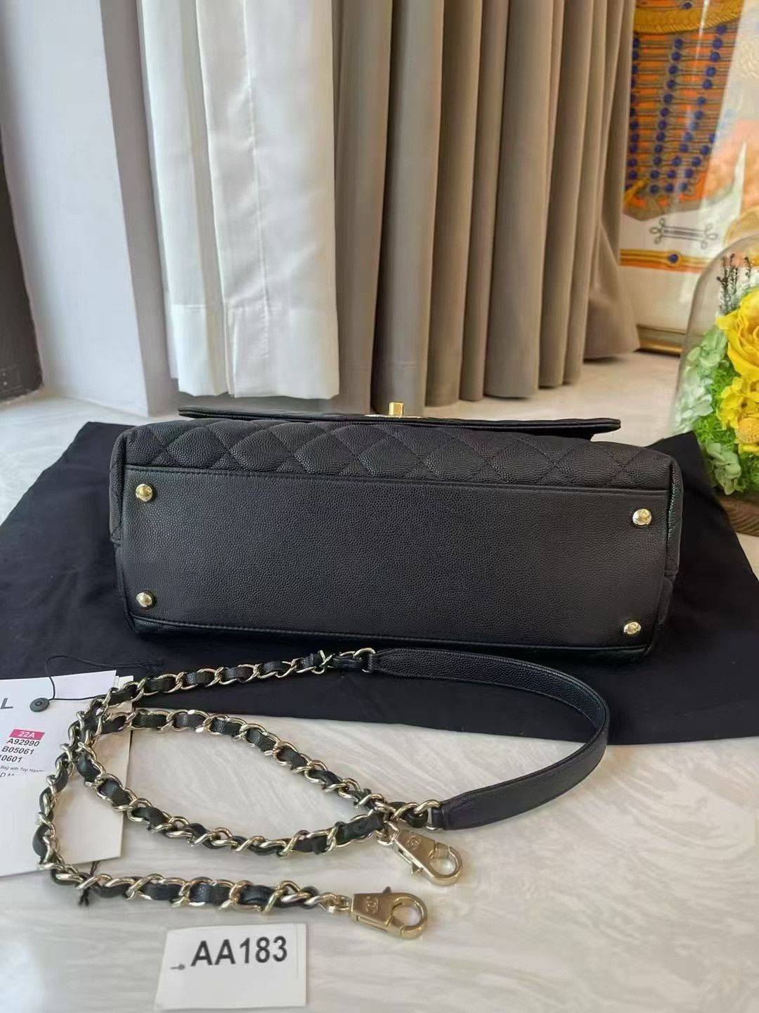 Chanel Pre-loved Bag Very good condition Size ONE SIZE - 5 Thumbnail