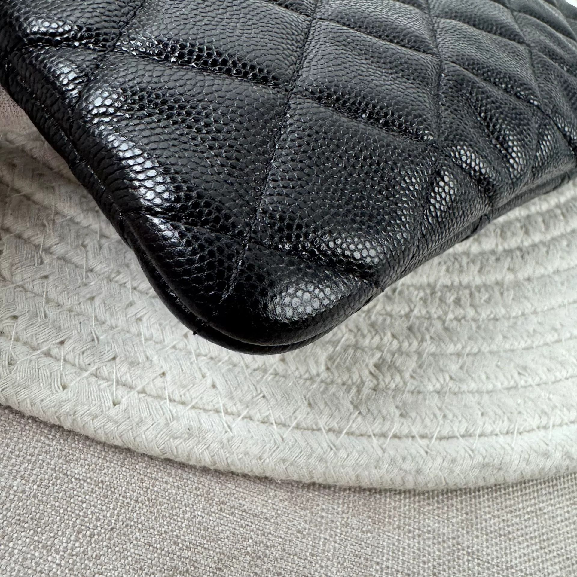 Chanel Pre-loved Bag Very good condition Size ONE SIZE - 4 Thumbnail