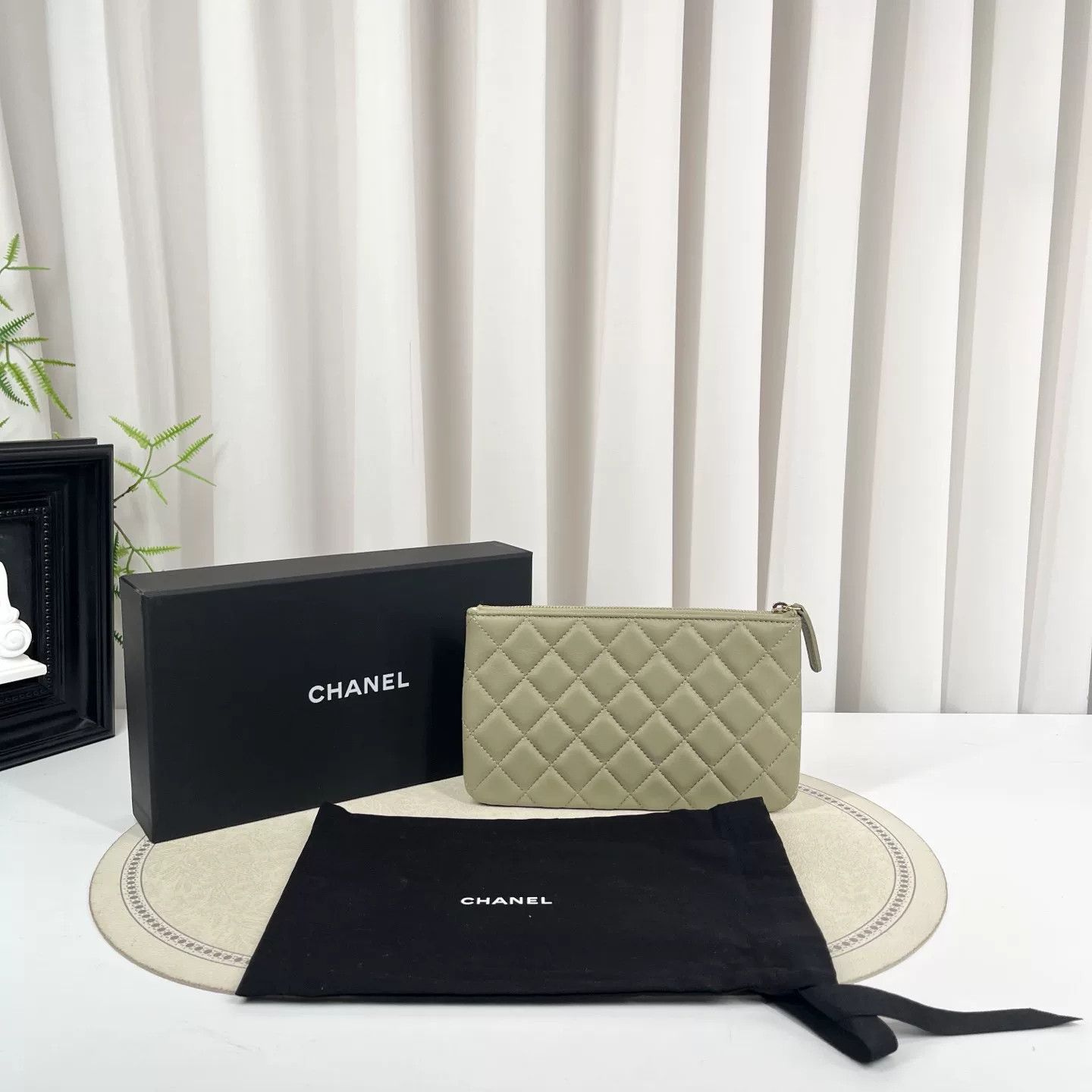 Chanel Pre-loved Bag Very good condition Size ONE SIZE - 2 Thumbnail