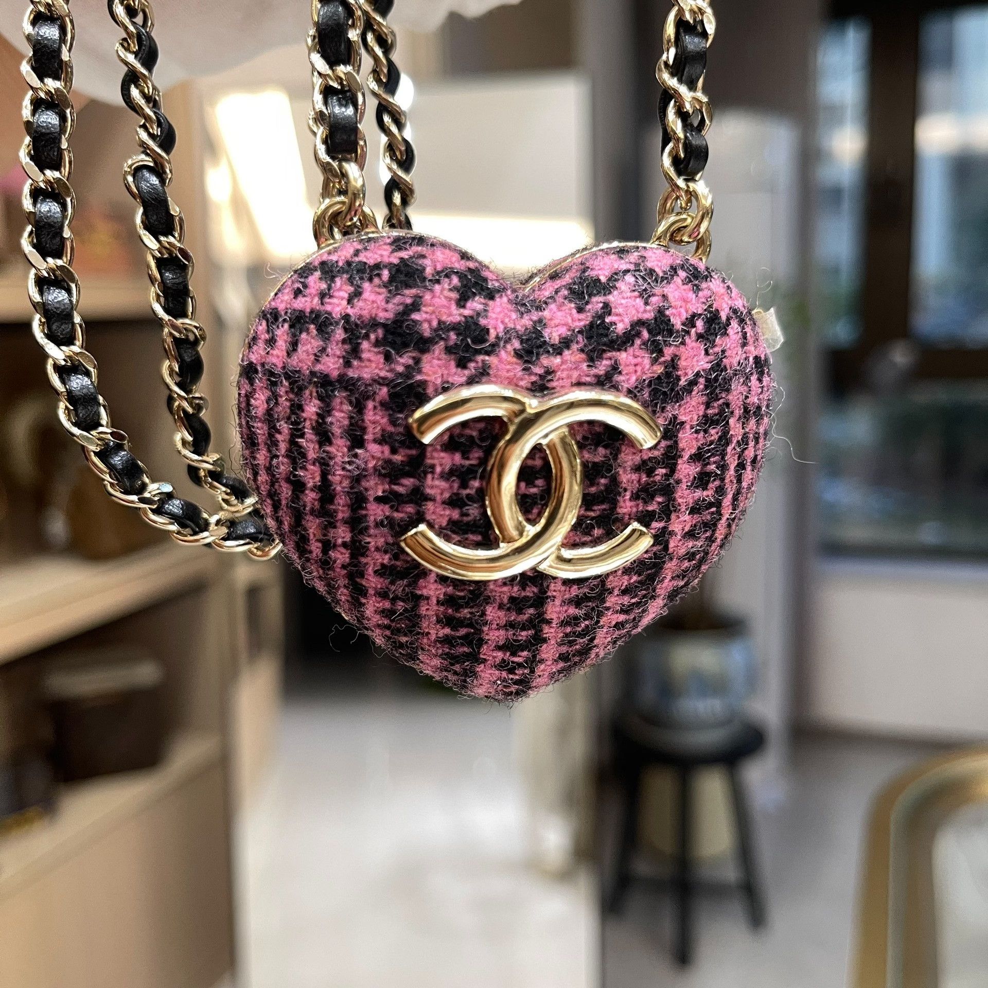 Chanel Pre-loved Bag Very good condition Size ONE SIZE - 2 Thumbnail