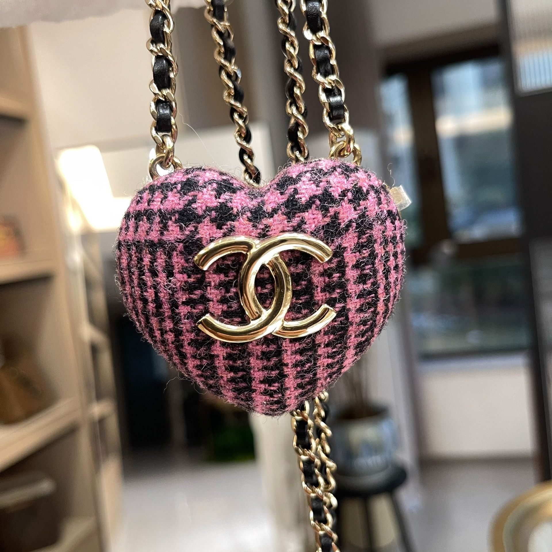 Chanel Pre-loved Bag Very good condition Size ONE SIZE - 5 Thumbnail