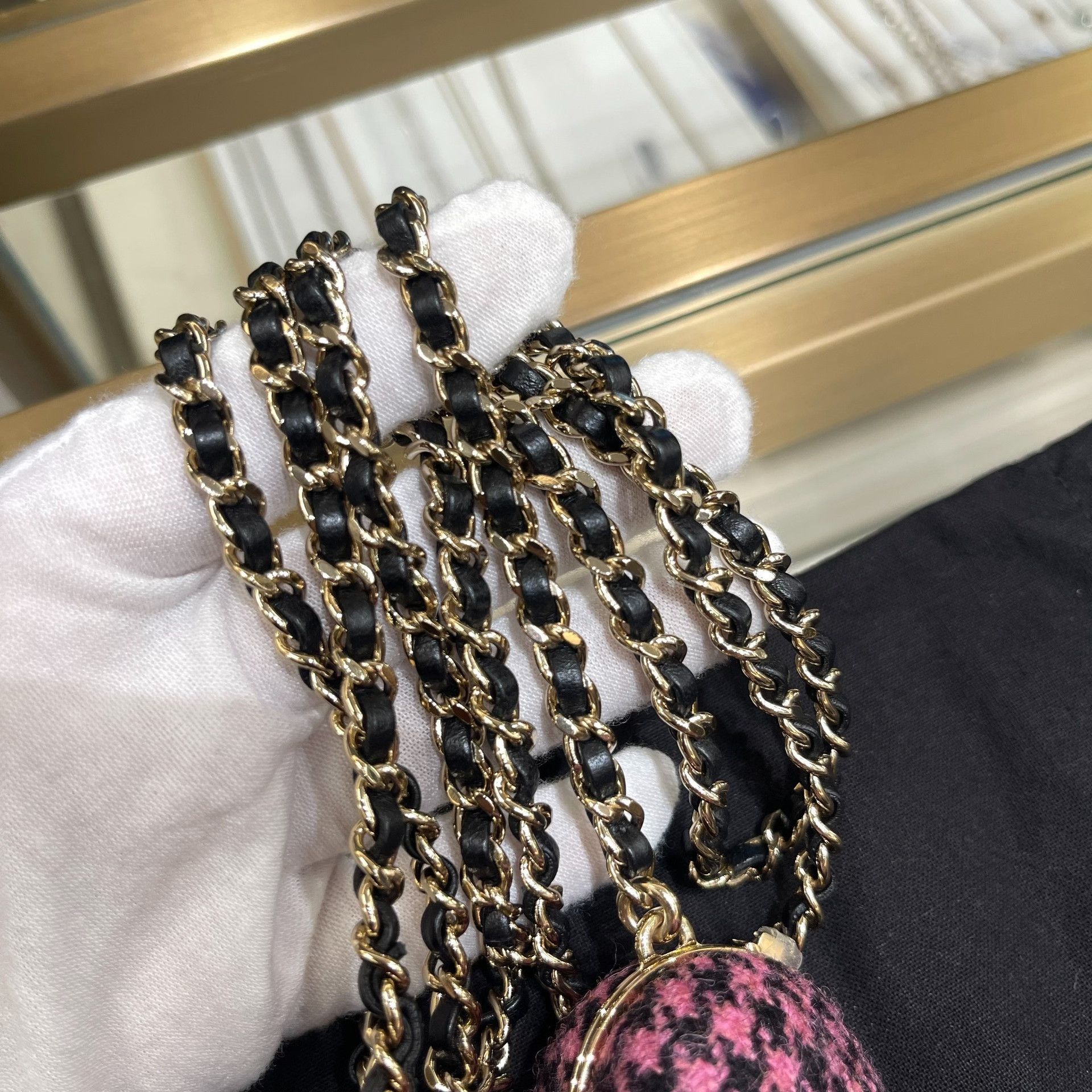 Chanel Pre-loved Bag Very good condition Size ONE SIZE - 7 Thumbnail