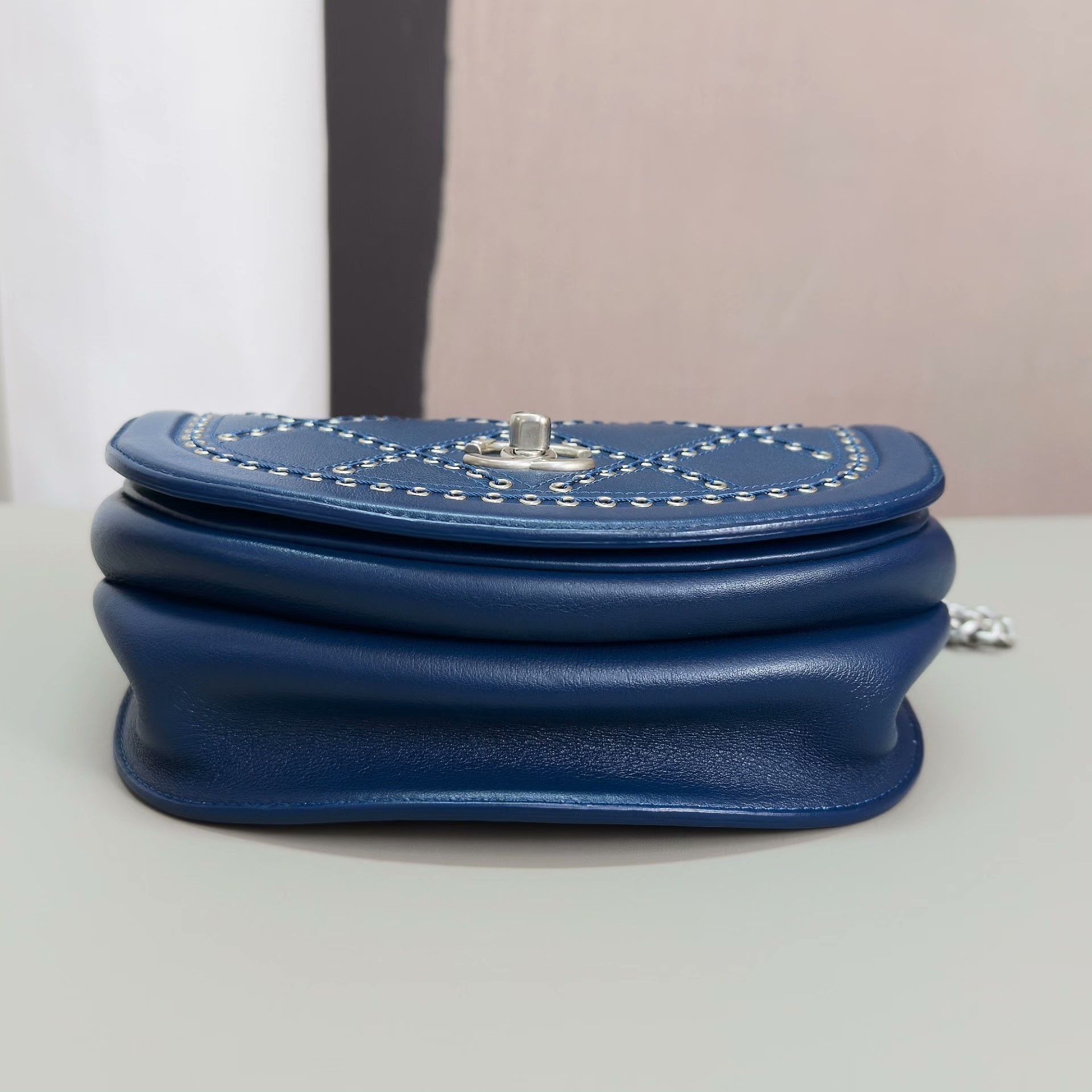 Chanel Pre-loved Bag Very good condition Size ONE SIZE - 5 Thumbnail