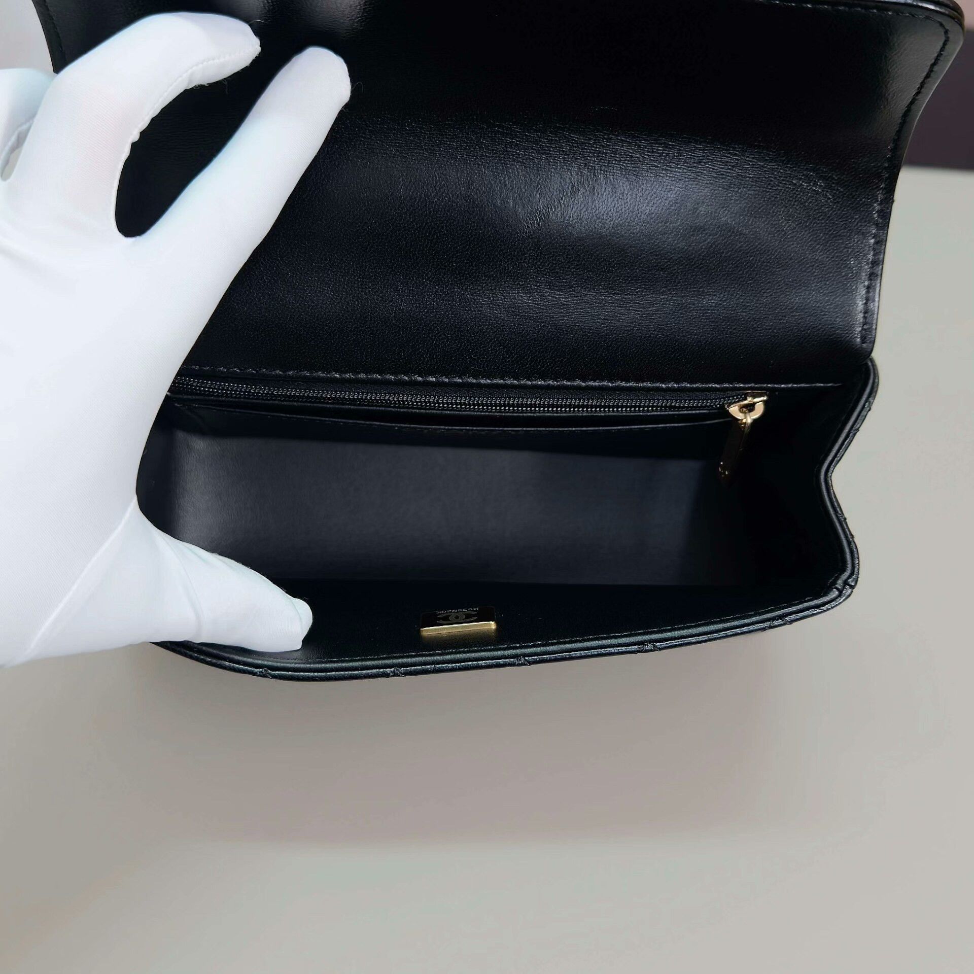 Chanel Pre-loved Bag Very good condition Size ONE SIZE - 6 Thumbnail