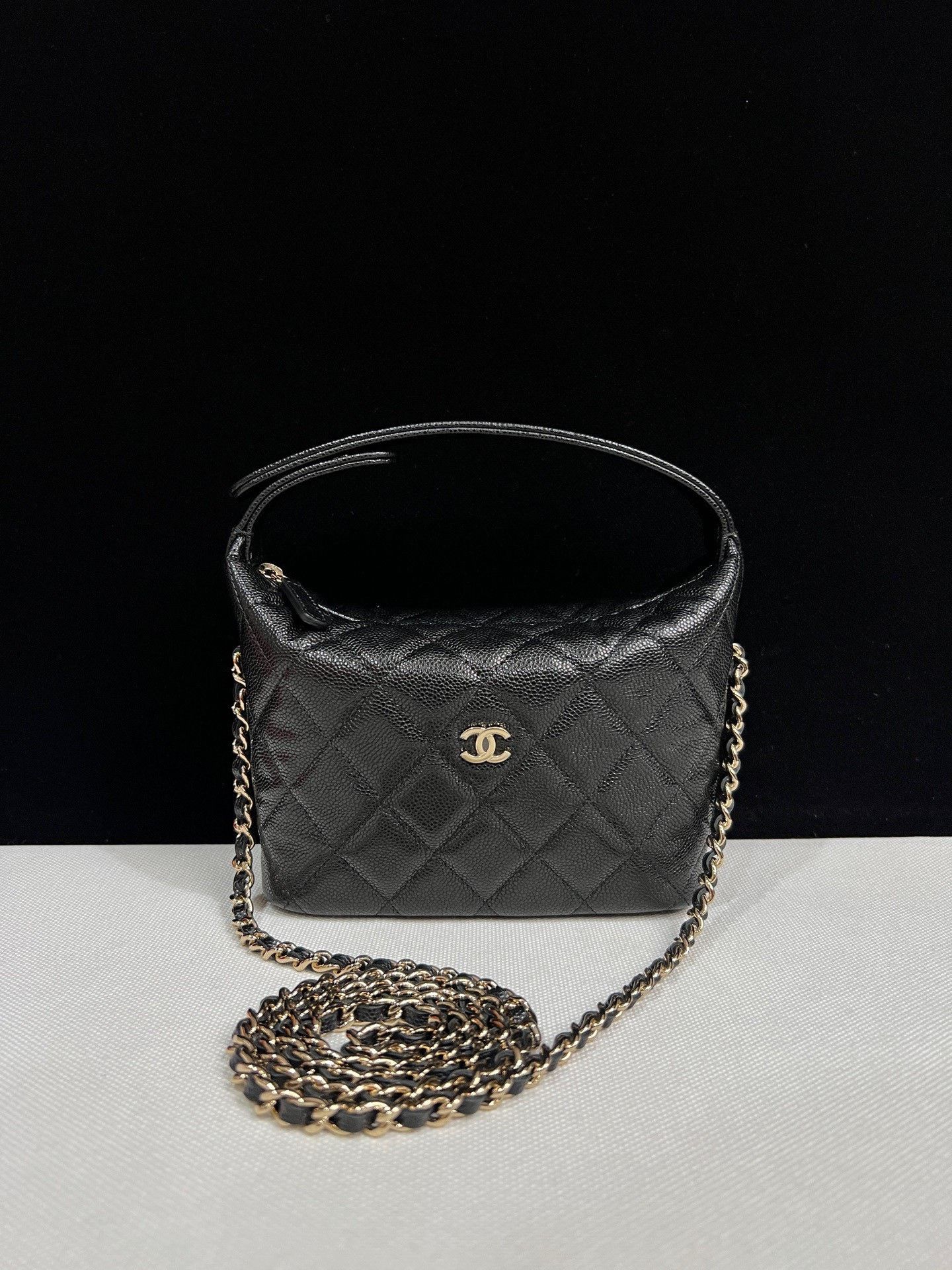 Chanel Pre-loved Bag Very good condition Size ONE SIZE - 2 Thumbnail