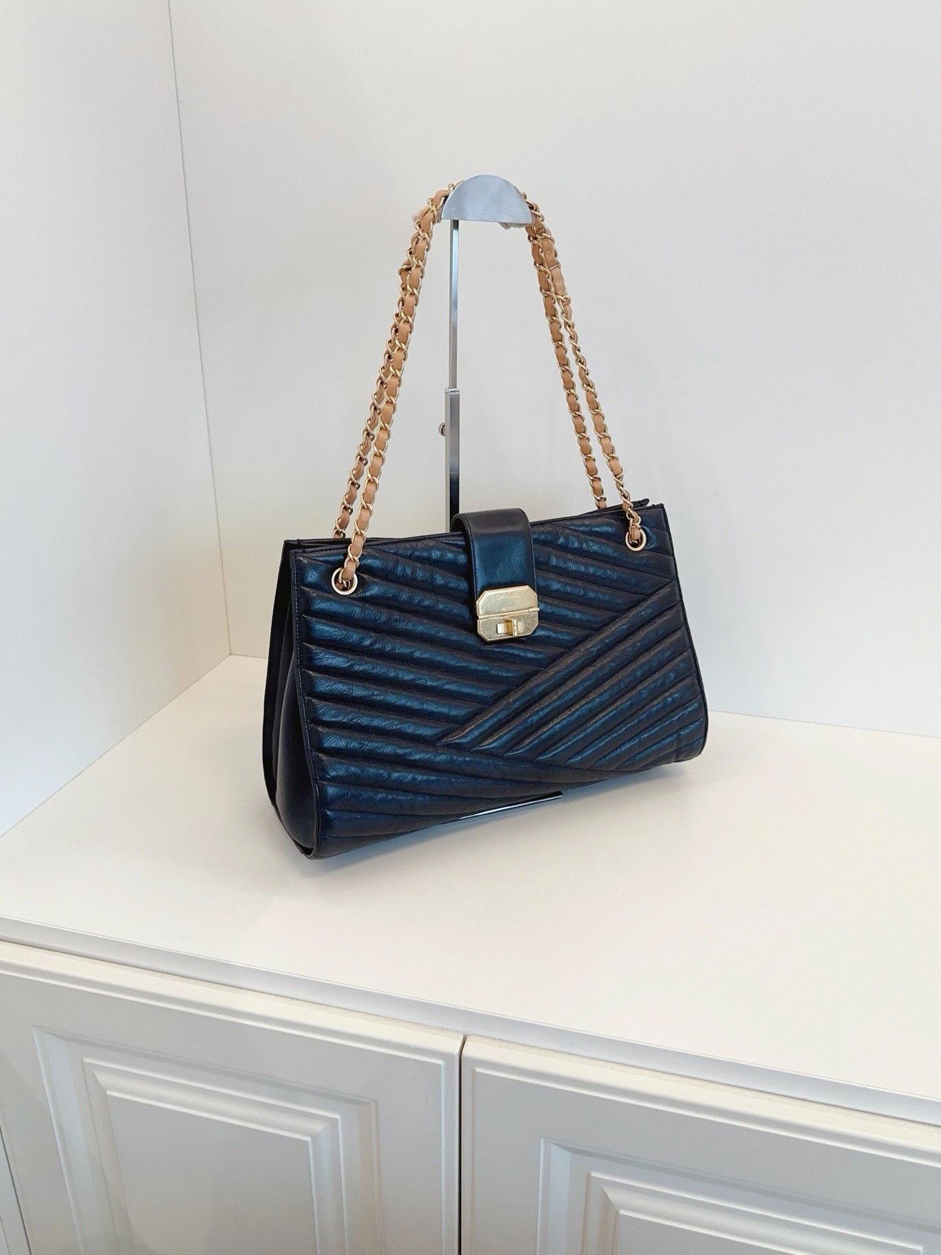 Chanel Pre-loved Bag Very good condition Size ONE SIZE - 3 Thumbnail