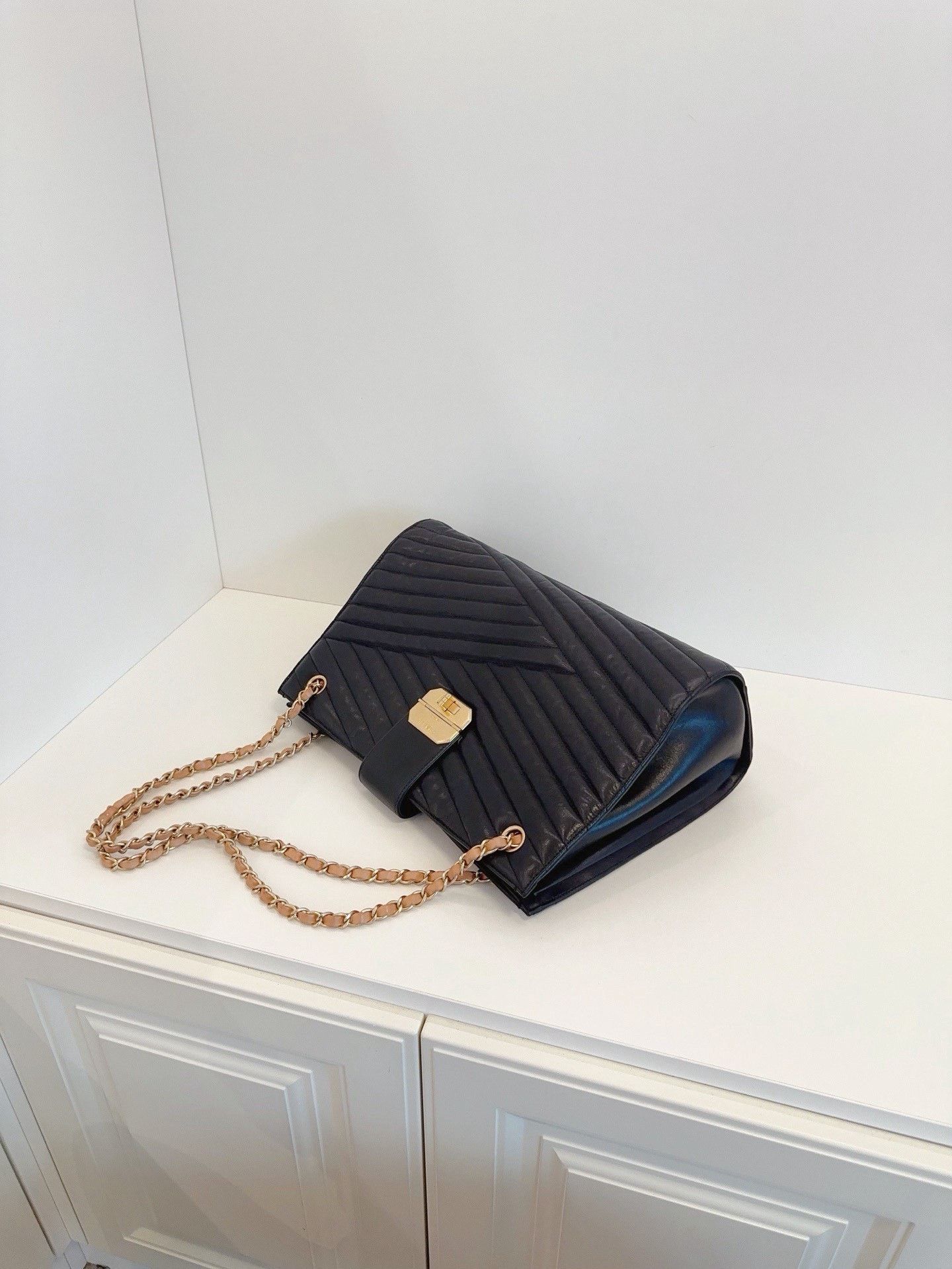 Chanel Pre-loved Bag Very good condition Size ONE SIZE - 7 Thumbnail