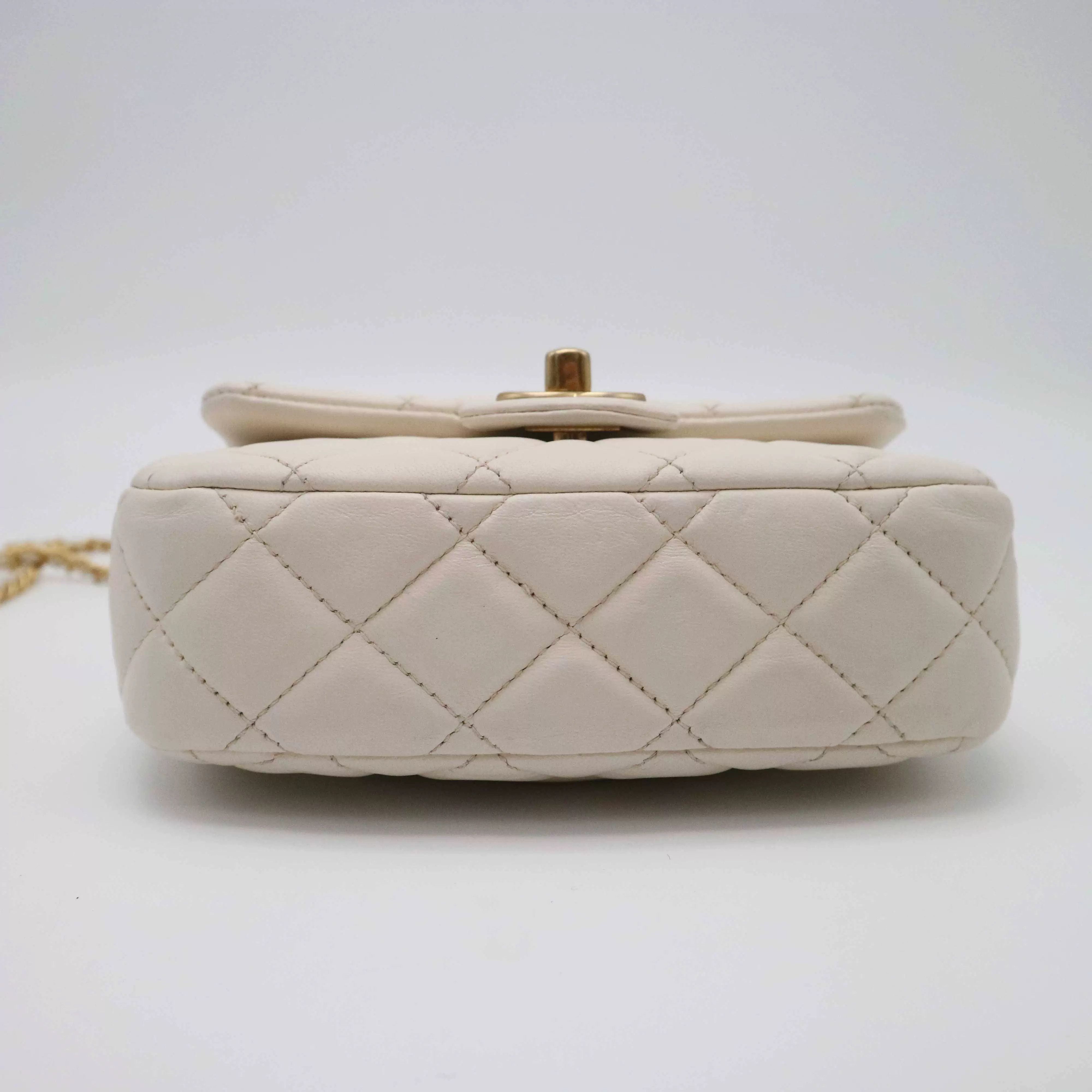 Chanel Pre-loved Bag Very good condition Size ONE SIZE - 6 Thumbnail