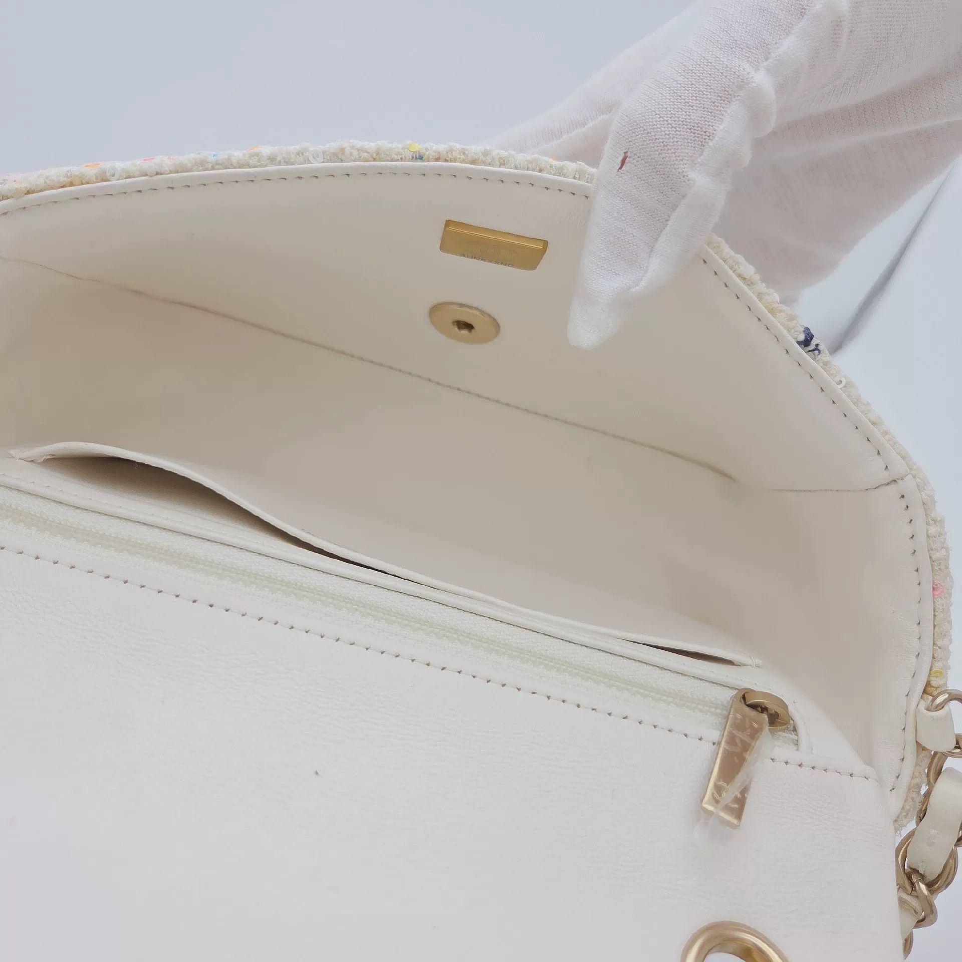 Chanel Pre-loved Bag Very good condition Size ONE SIZE - 2 Thumbnail