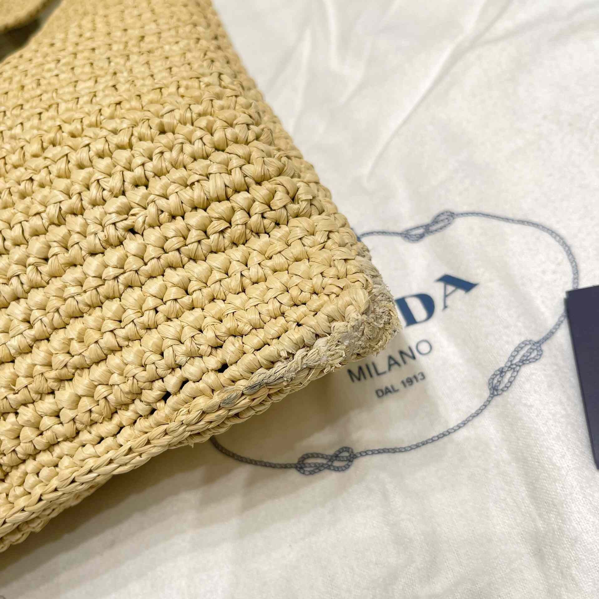 Prada Pre-loved Bag Very good condition Size ONE SIZE - 4 Thumbnail