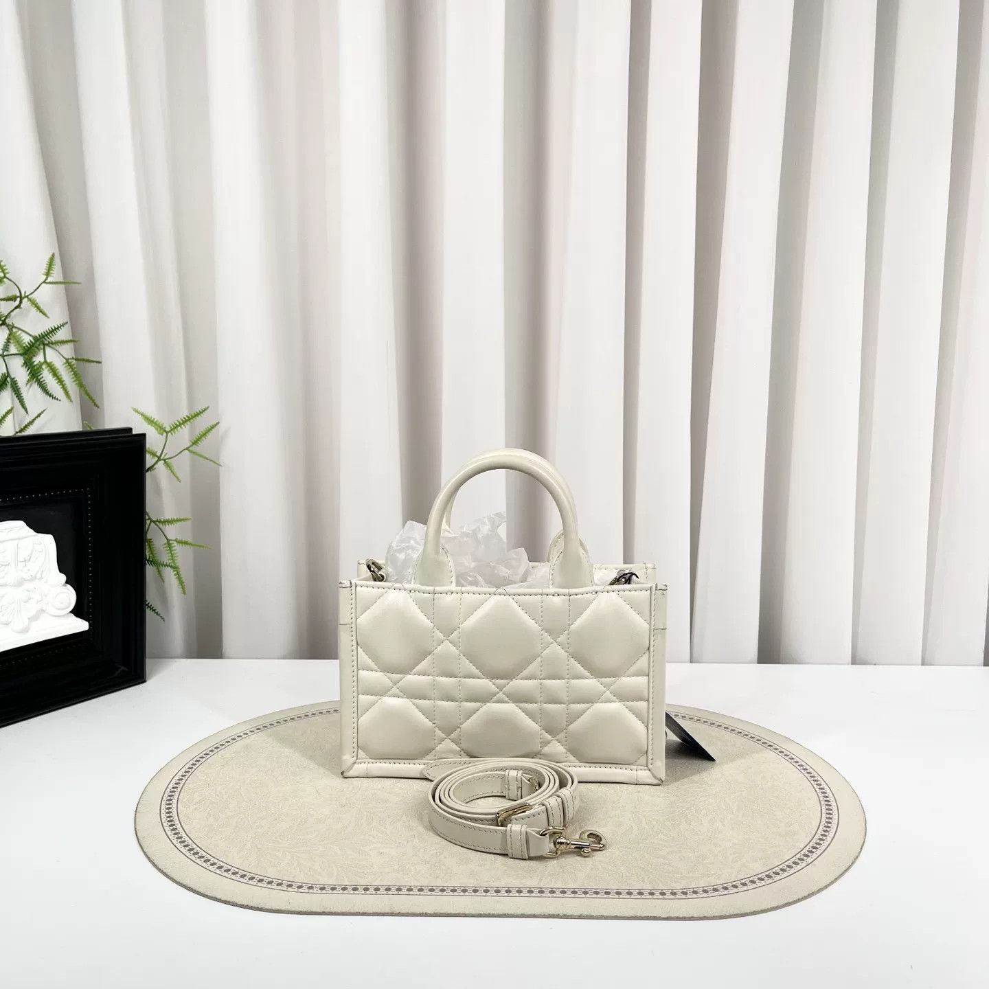 Dior Pre-loved Bag Very good condition Size ONE SIZE - 2 Thumbnail