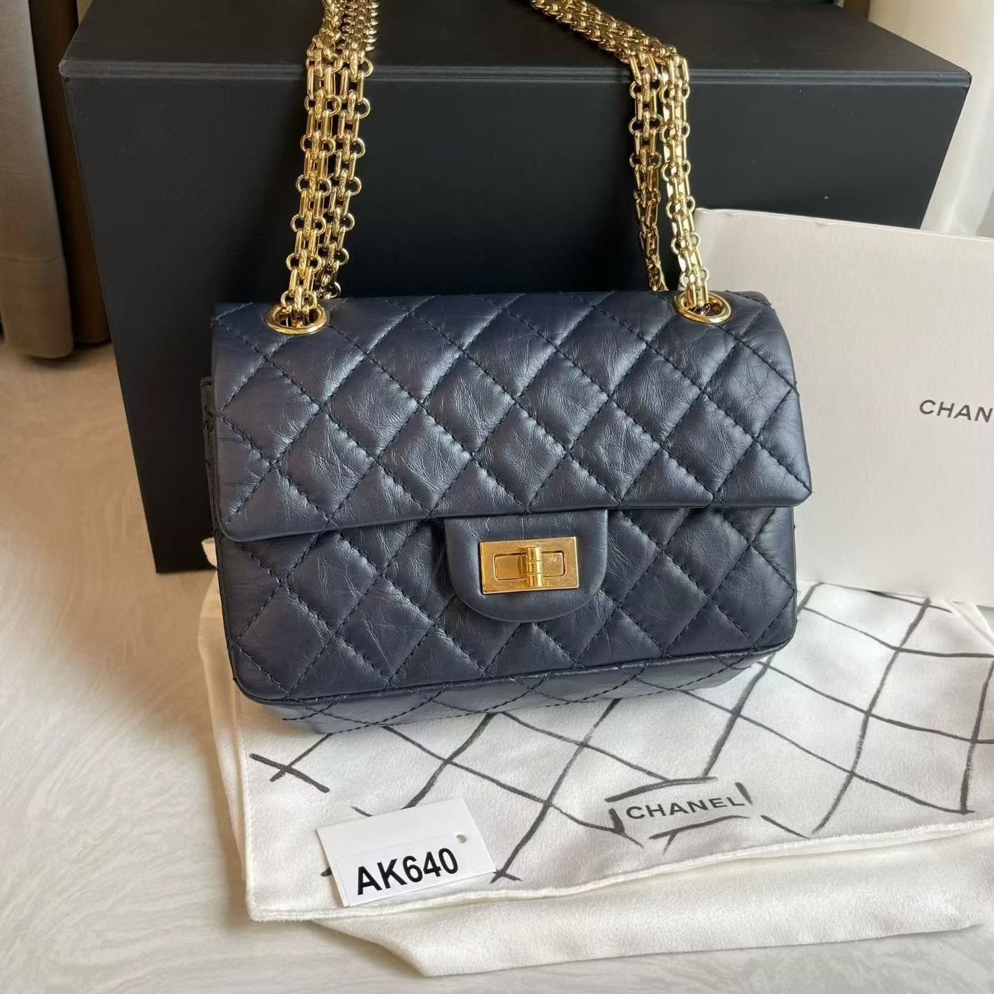 Chanel Pre-loved Bag Very good condition Size ONE SIZE - 3 Thumbnail