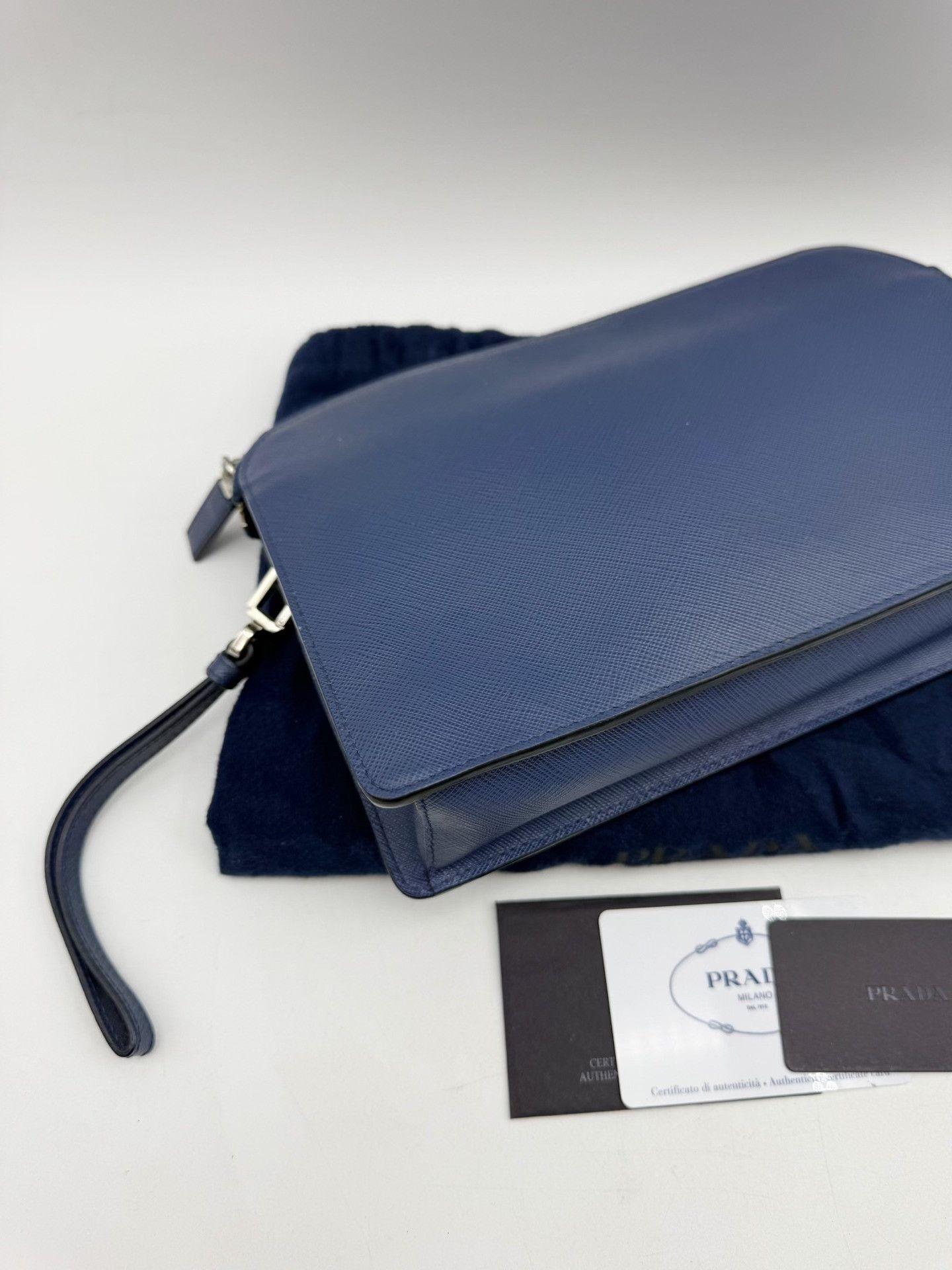 Prada Pre-loved Bag Very good condition Size ONE SIZE - 4 Thumbnail