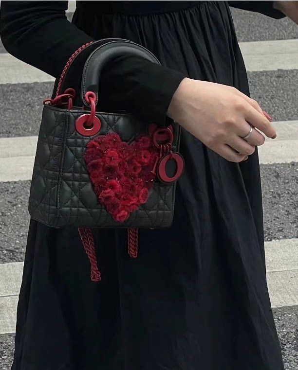 Dior Pre-loved Bag Very good condition Size ONE SIZE - 8 Thumbnail